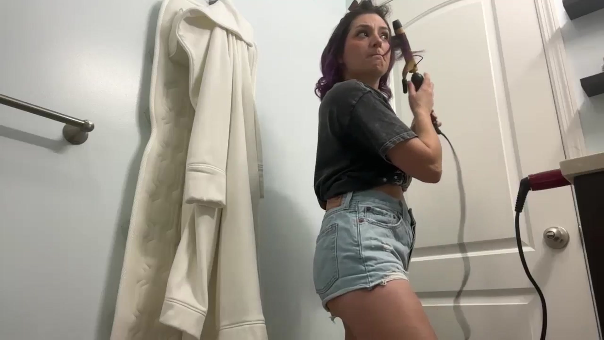 Gallery image thumbnail from EmmyLove's myfreecams stream on, 11/08/2024, 06:40 image 15 of 20