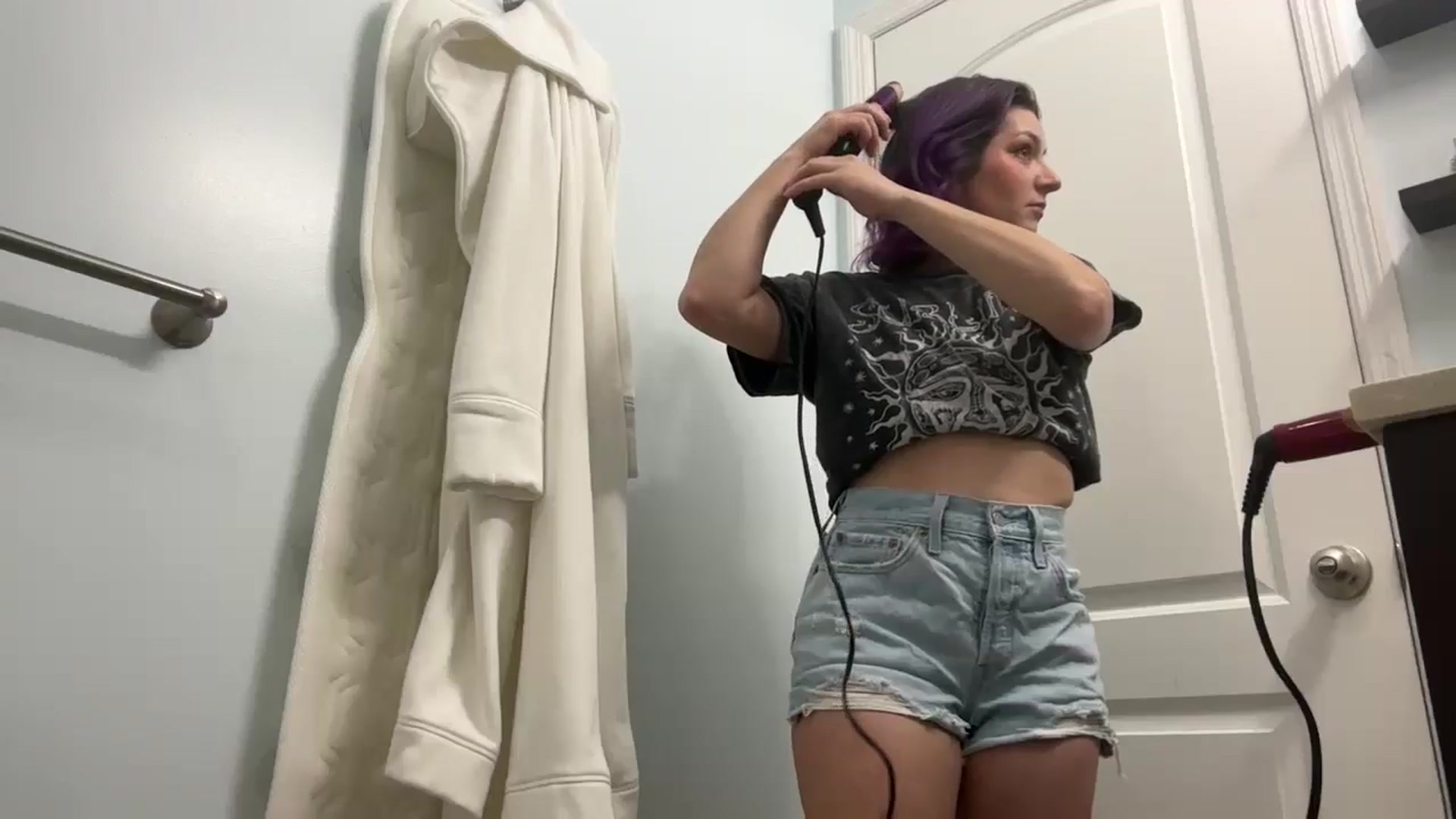 Gallery image thumbnail from EmmyLove's myfreecams stream on, 11/08/2024, 06:40 image 18 of 20