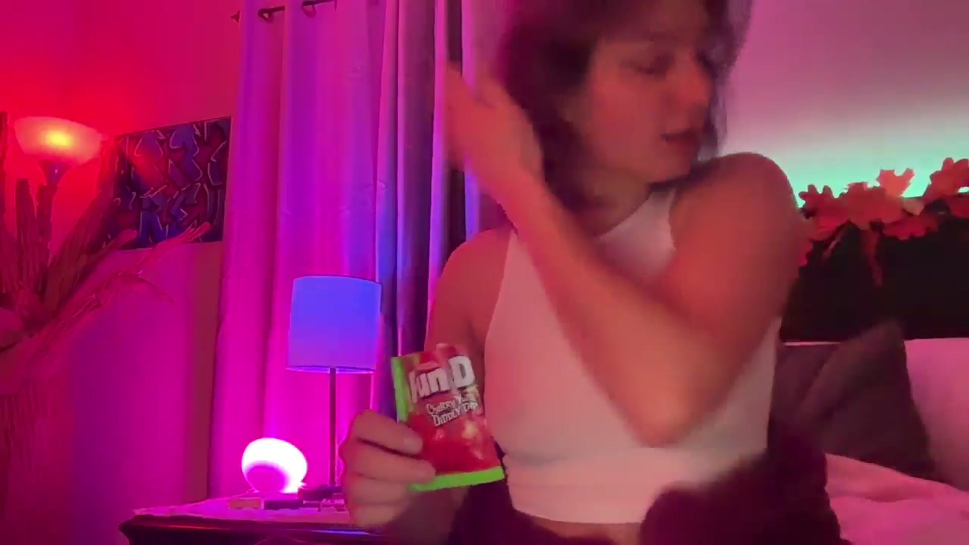 Gallery image thumbnail from EmmyLove's myfreecams stream on, 11/21/2024, 07:08 image 4 of 20
