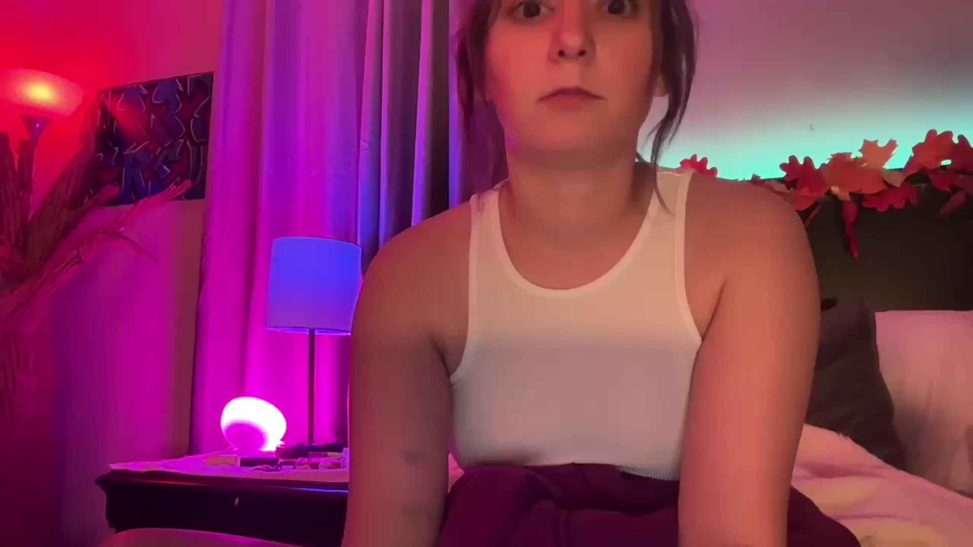 Gallery image thumbnail from EmmyLove's myfreecams stream on, 11/21/2024, 07:27 image 9 of 20