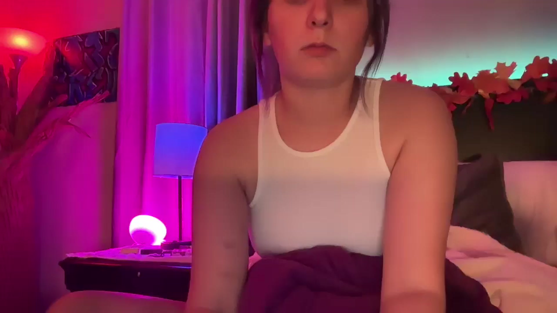 Gallery image thumbnail from EmmyLove's myfreecams stream on, 11/21/2024, 07:27 image 11 of 20