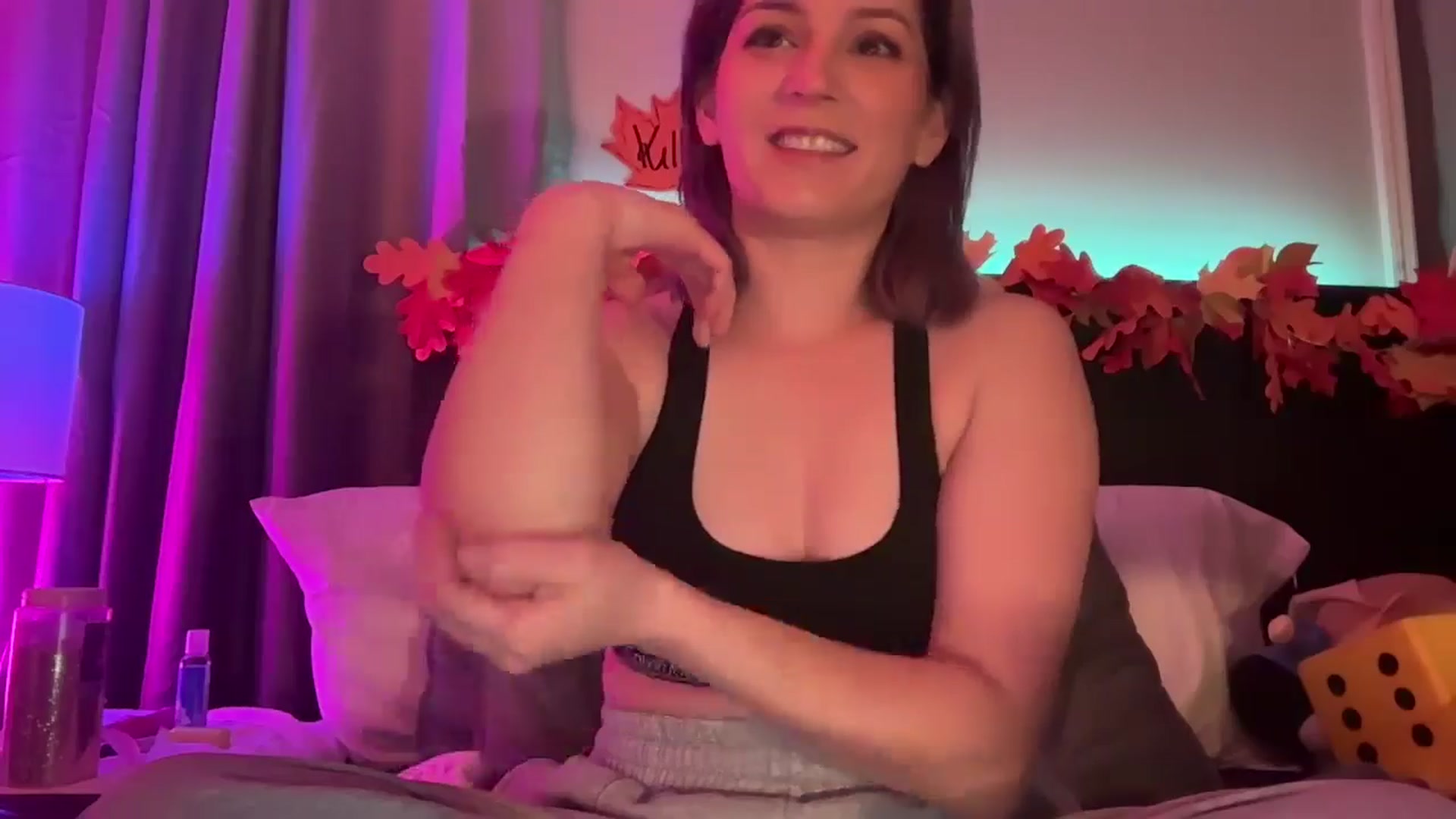Gallery image thumbnail from EmmyLove's myfreecams stream on, 12/06/2024, 05:35 image 9 of 20