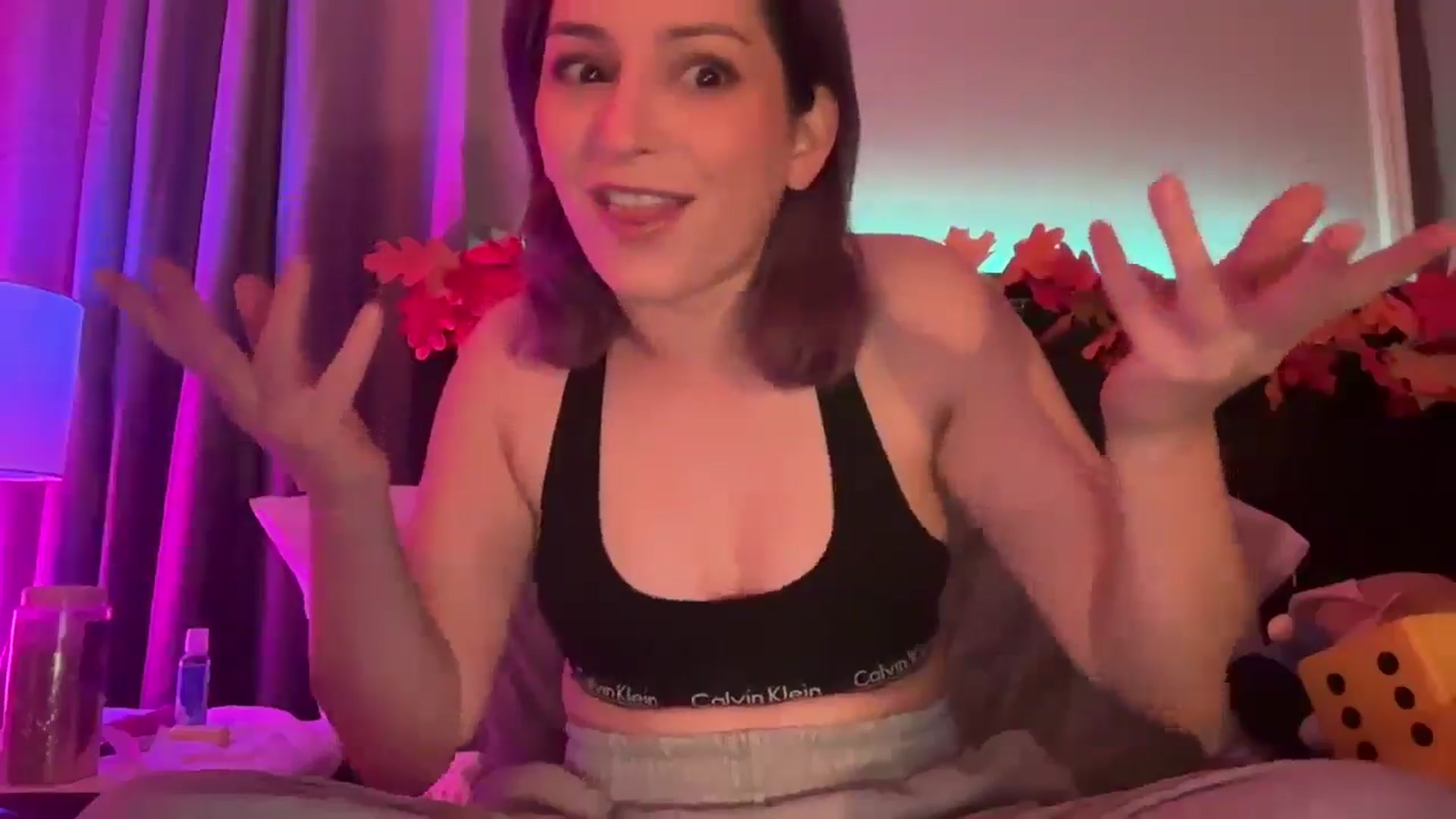 Gallery image thumbnail from EmmyLove's myfreecams stream on, 12/06/2024, 05:35 image 8 of 20