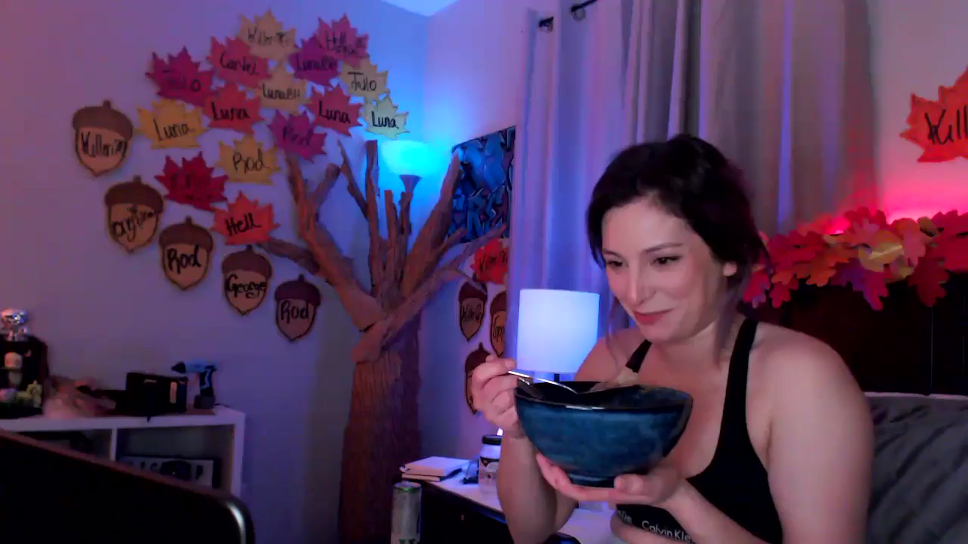 Gallery image thumbnail from EmmyLove's myfreecams stream on, 12/06/2024, 06:41 image 14 of 20