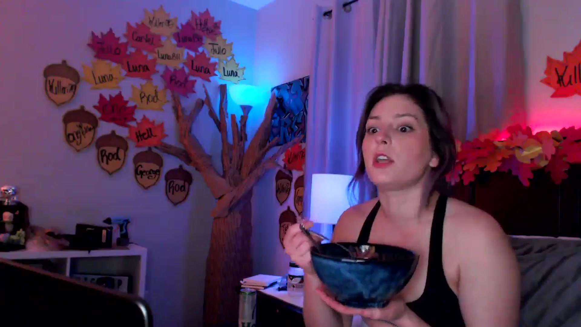 Gallery image thumbnail from EmmyLove's myfreecams stream on, 12/06/2024, 06:41 image 12 of 20