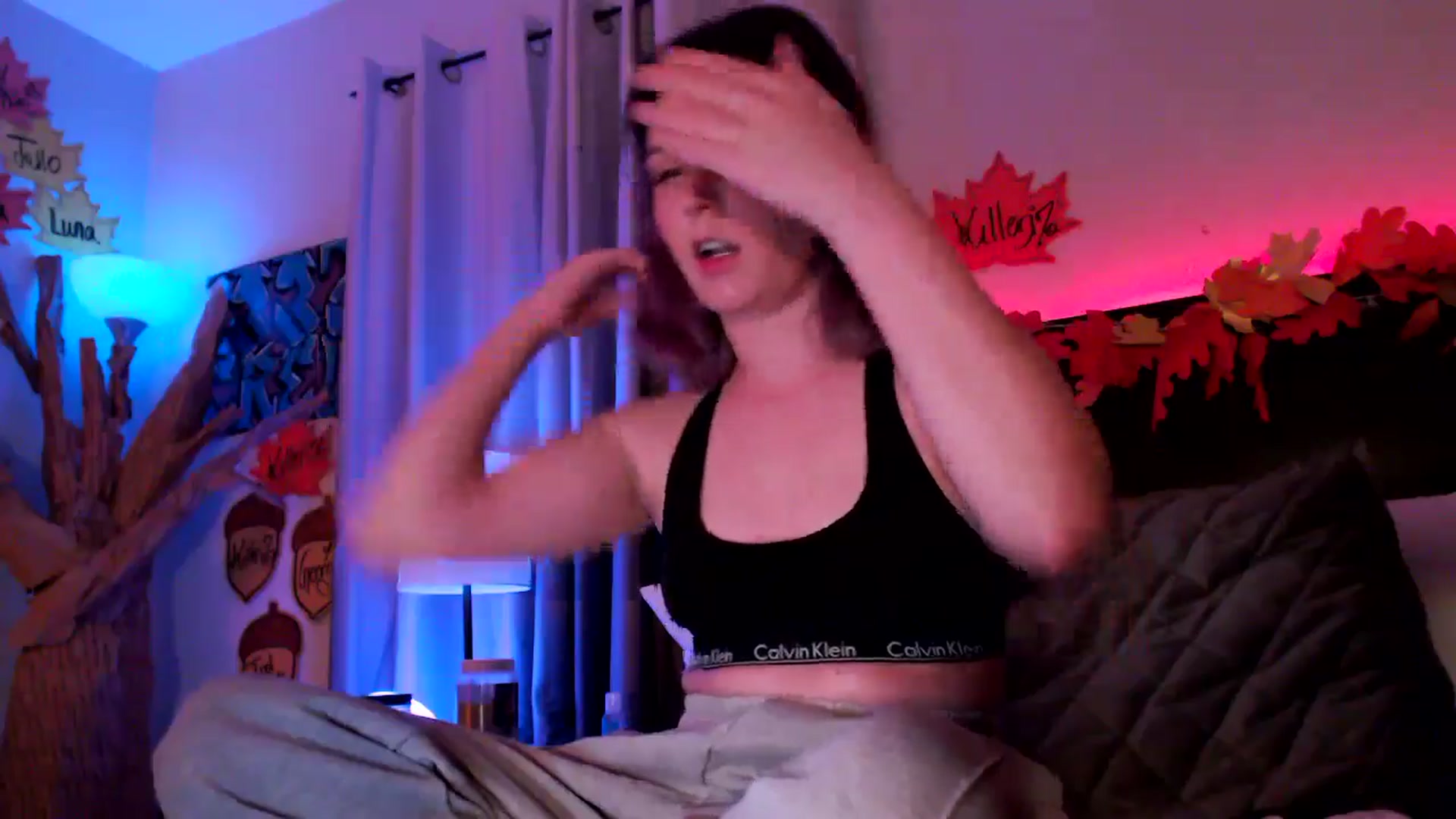 Gallery image thumbnail from EmmyLove's myfreecams stream on, 12/06/2024, 06:41 image 2 of 20
