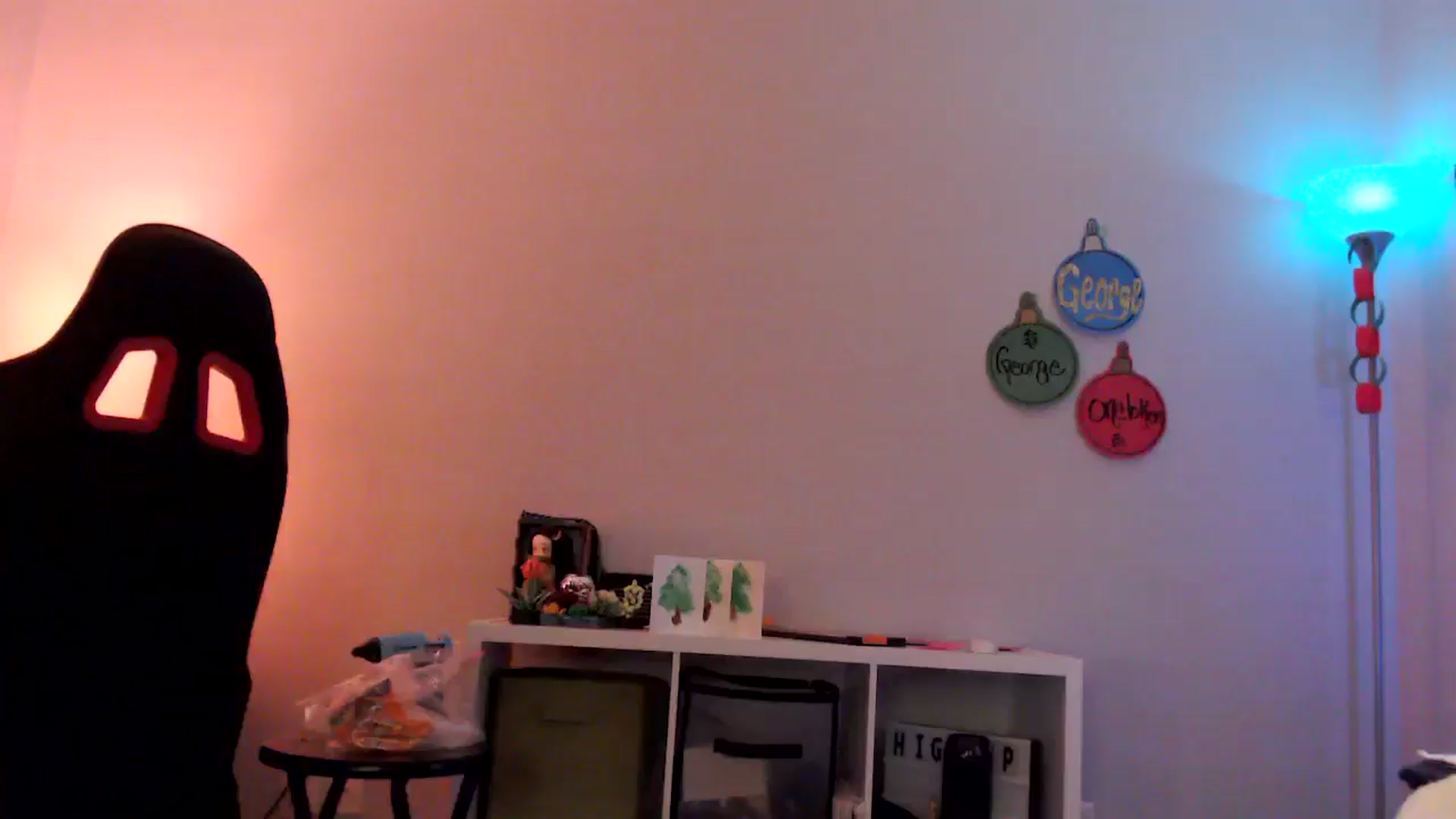 Gallery image thumbnail from EmmyLove's myfreecams stream on, 12/13/2024, 08:22 image 10 of 20