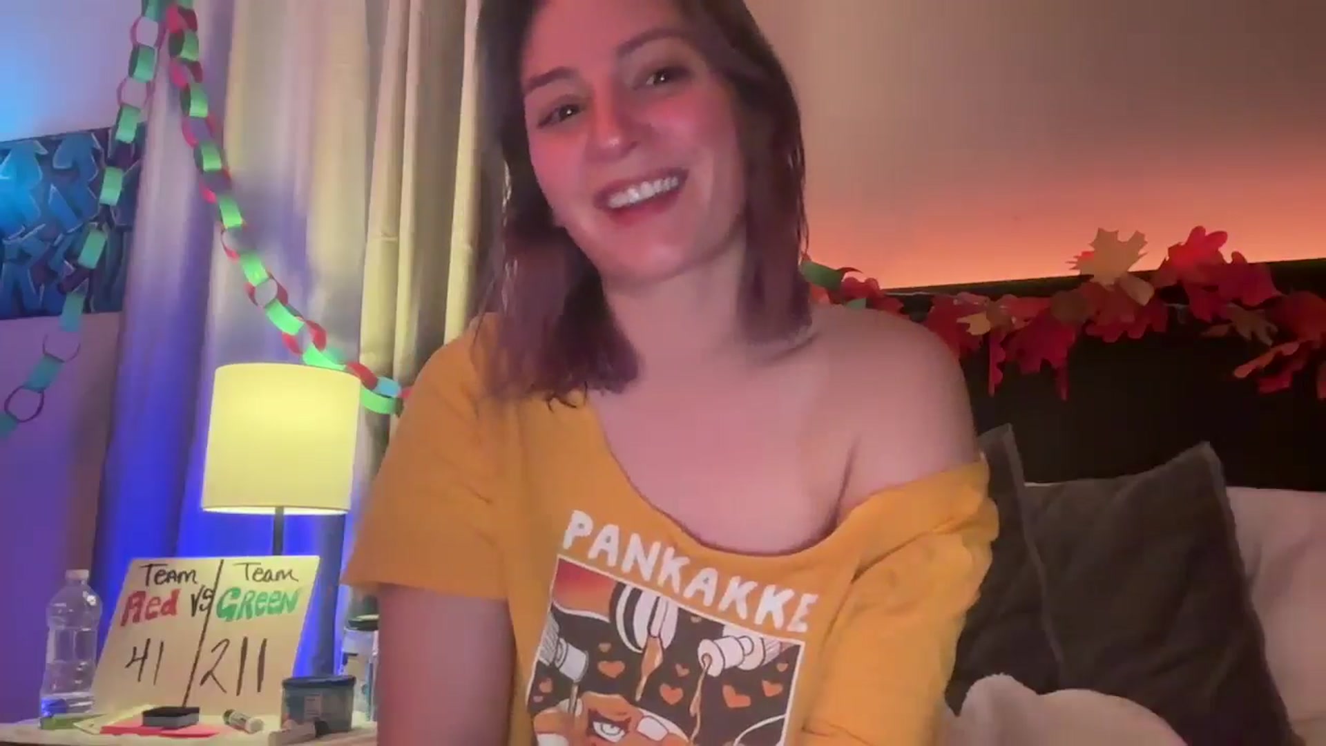 Gallery image thumbnail from EmmyLove's myfreecams stream on, 12/15/2024, 07:39 image 6 of 20