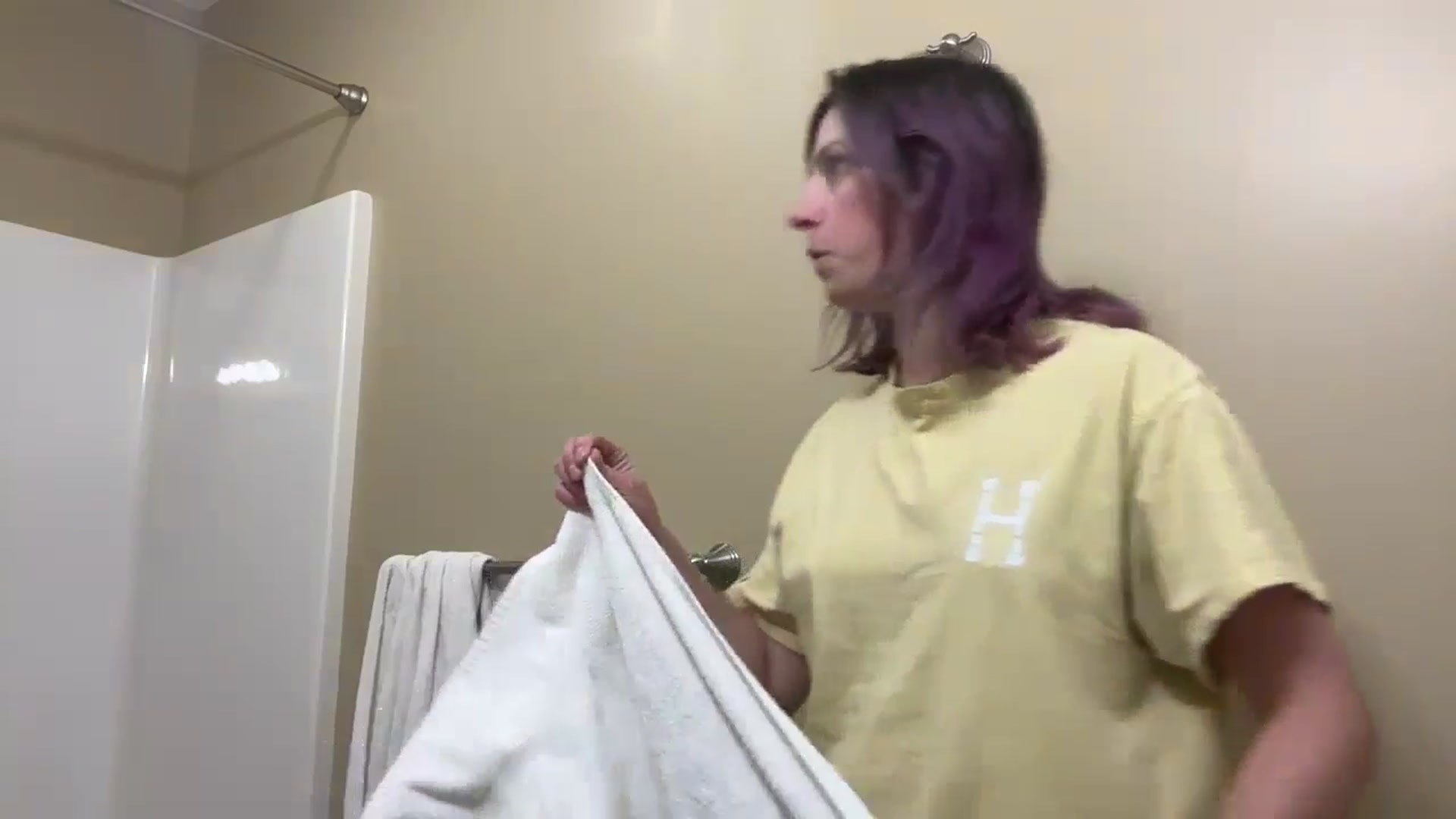 Gallery image thumbnail from EmmyLove's myfreecams stream on, 12/21/2024, 06:13 image 18 of 20
