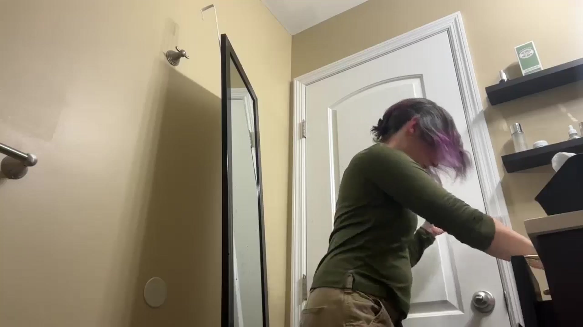 Gallery image thumbnail from EmmyLove's myfreecams stream on, 12/26/2024, 06:29 image 14 of 20
