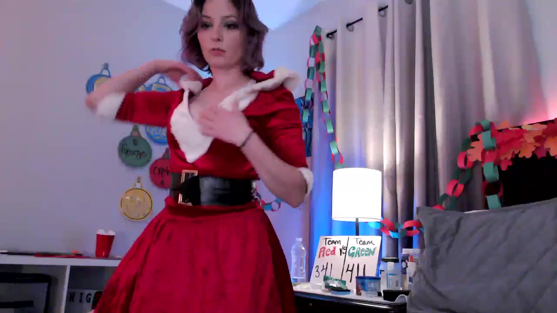 Gallery image thumbnail from EmmyLove's myfreecams stream on, 12/26/2024, 08:01 image 3 of 20