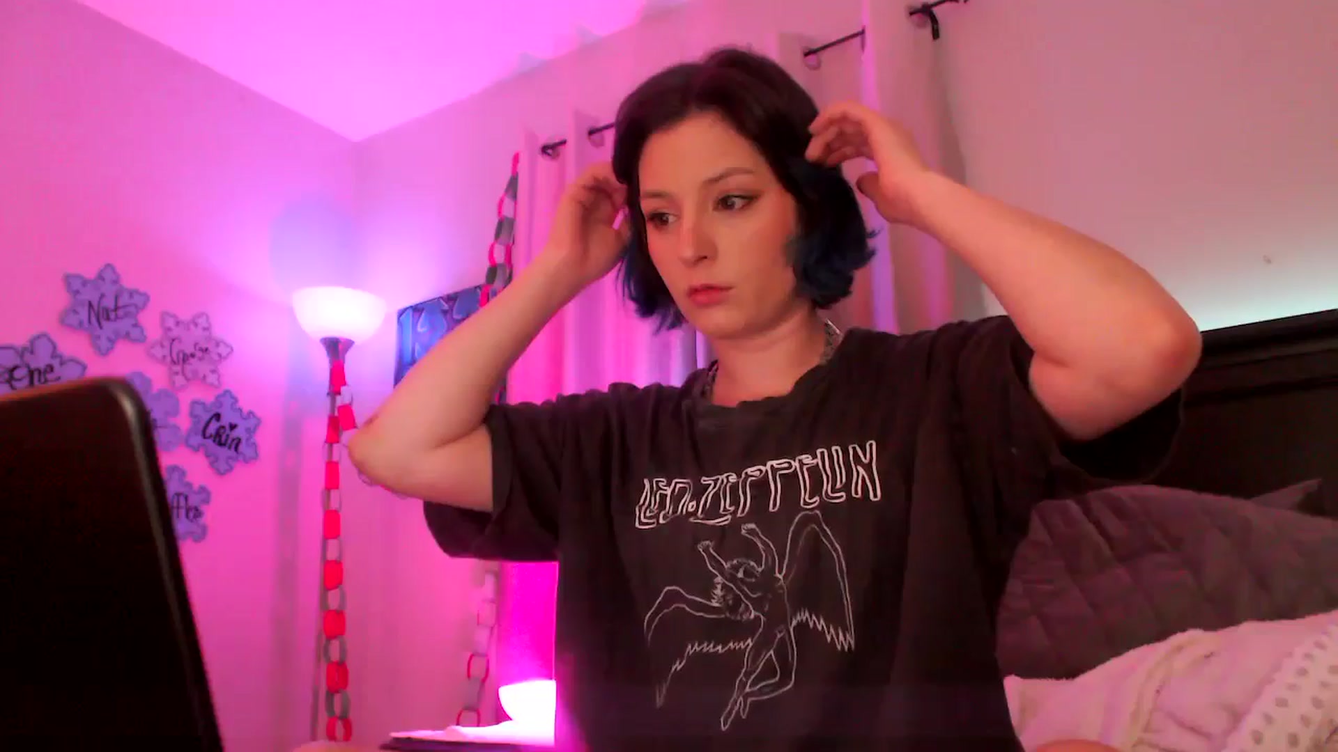 Gallery image thumbnail from EmmyLove's myfreecams stream on, 01/25/2025, 07:30 image 2 of 20