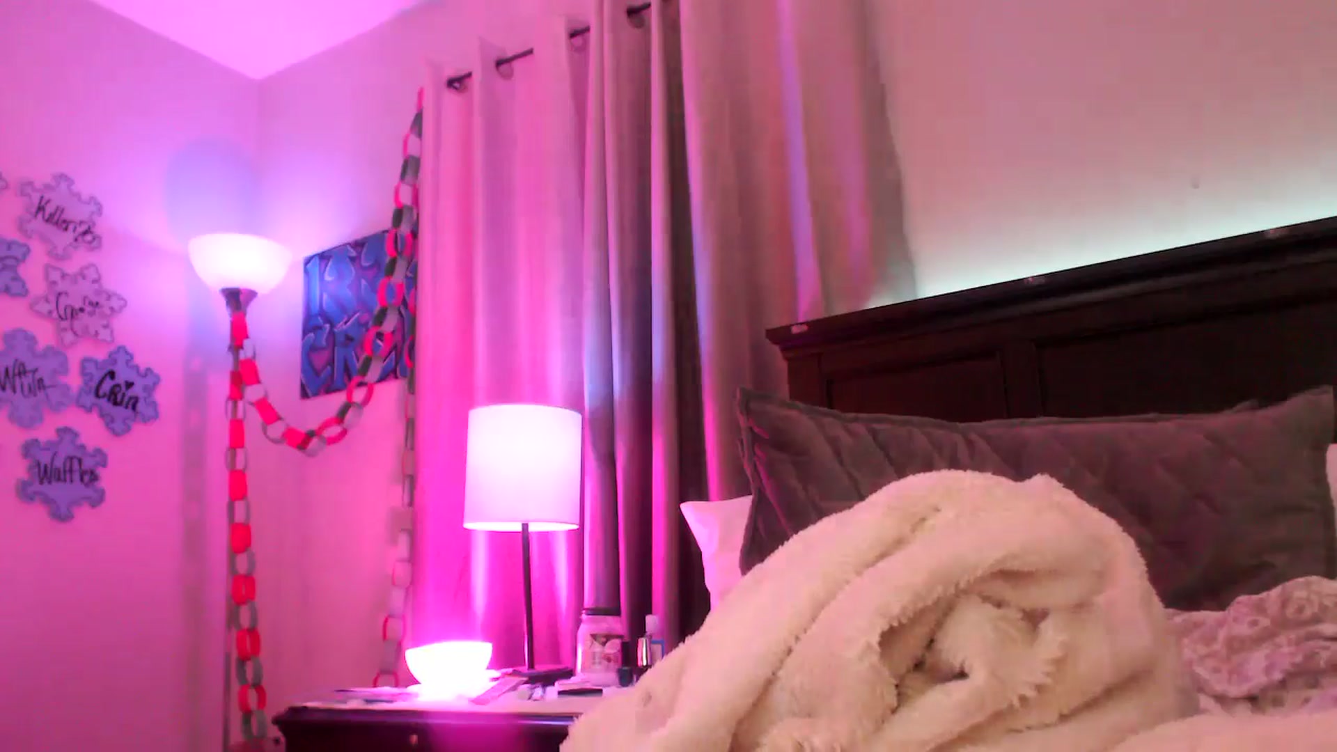 Gallery image thumbnail from EmmyLove's myfreecams stream on, 01/26/2025, 05:06 image 6 of 20