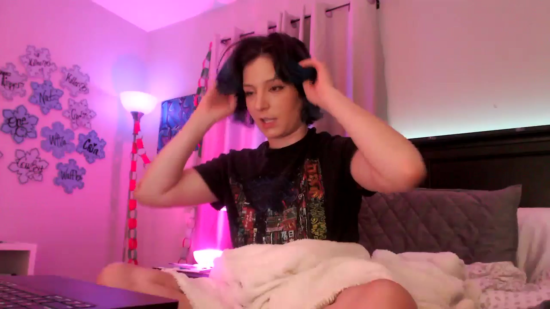 Gallery image thumbnail from EmmyLove's myfreecams stream on, 01/26/2025, 06:40 image 10 of 20