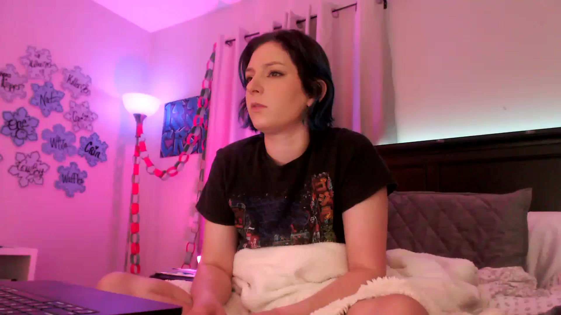 Gallery image thumbnail from EmmyLove's myfreecams stream on, 01/26/2025, 06:40 image 9 of 20