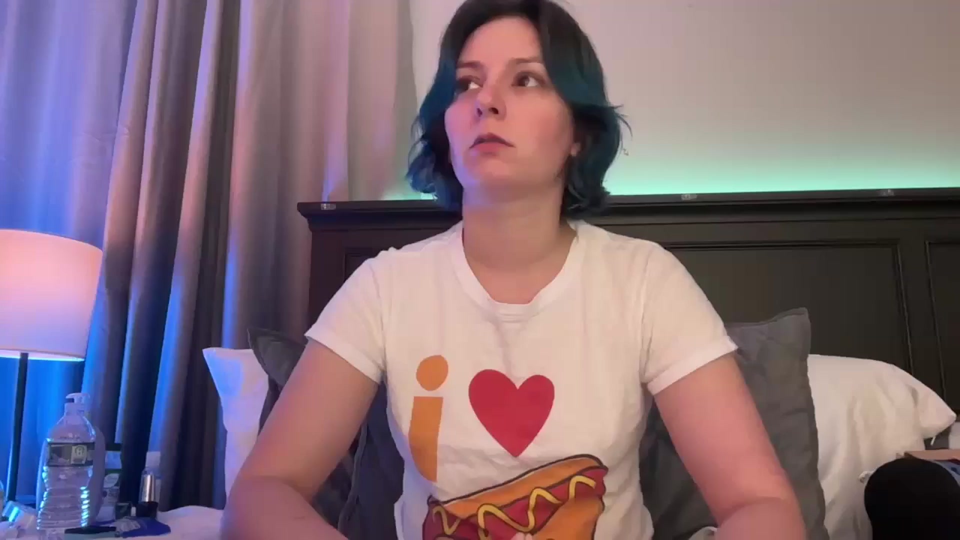 Gallery image thumbnail from EmmyLove's myfreecams stream on, 01/29/2025, 06:15 image 12 of 20