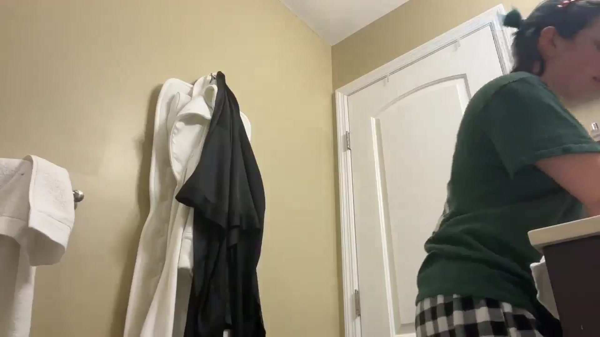 Gallery image thumbnail from EmmyLove's myfreecams stream on, 02/20/2025, 06:51 image 7 of 20
