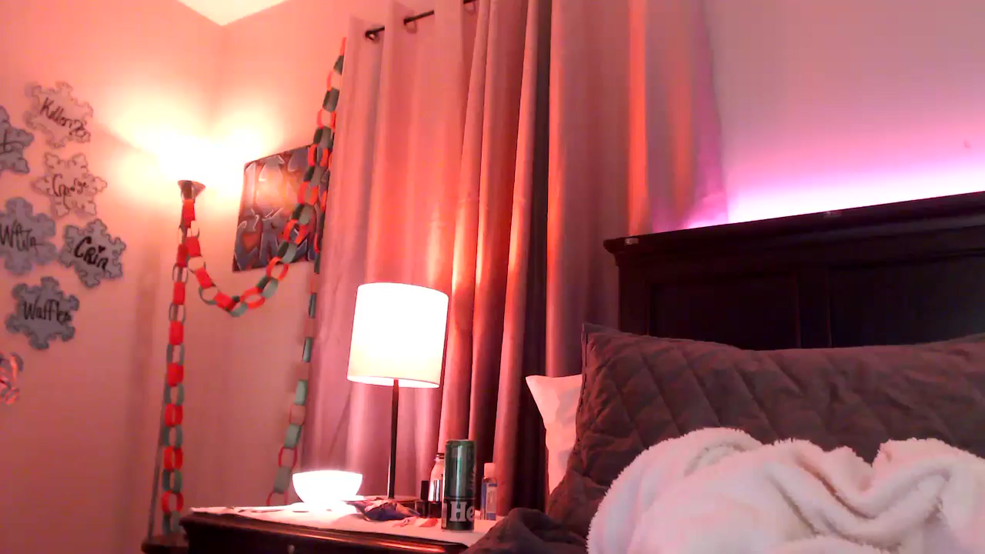 Gallery image thumbnail from EmmyLove's myfreecams stream on, 02/23/2025, 08:02 image 12 of 20