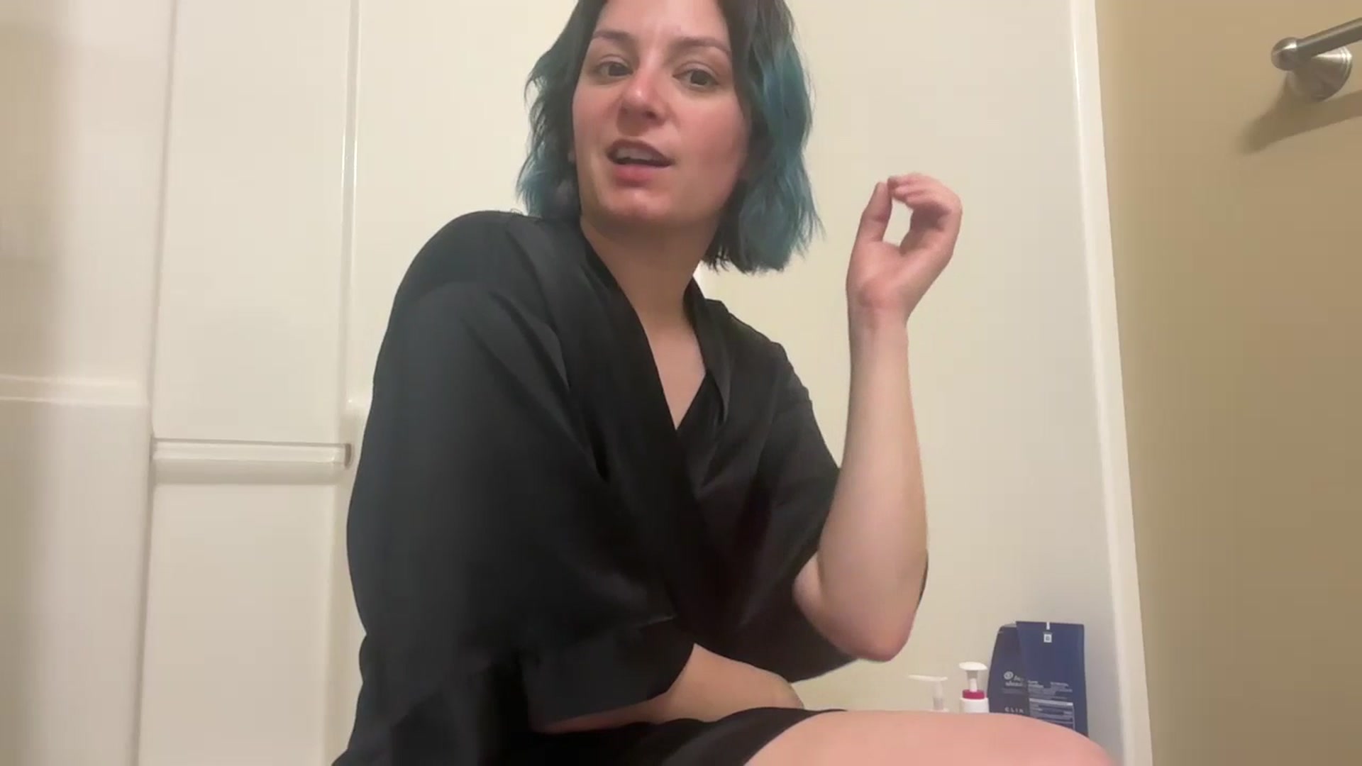 Gallery image thumbnail from EmmyLove's myfreecams stream on, 02/25/2025, 06:08 image 2 of 20