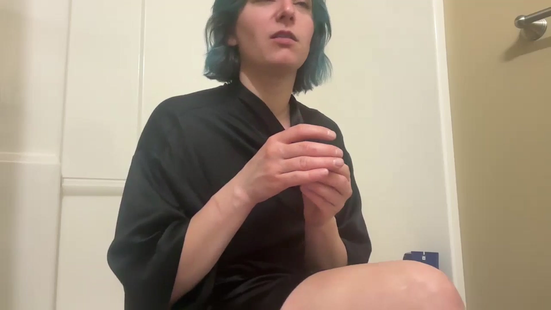 Gallery image thumbnail from EmmyLove's myfreecams stream on, 02/25/2025, 06:08 image 19 of 20