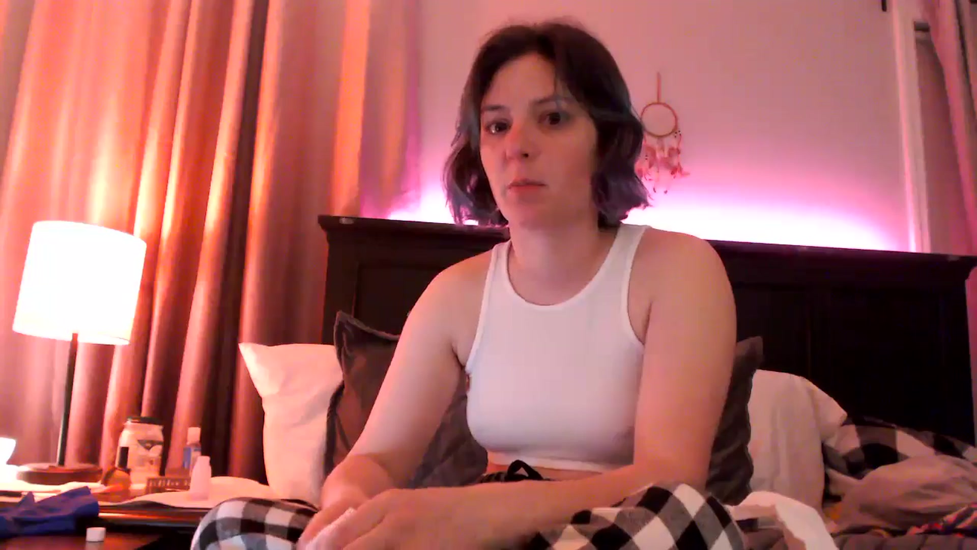 Gallery image thumbnail from EmmyLove's myfreecams stream on, 03/06/2025, 08:18 image 11 of 20