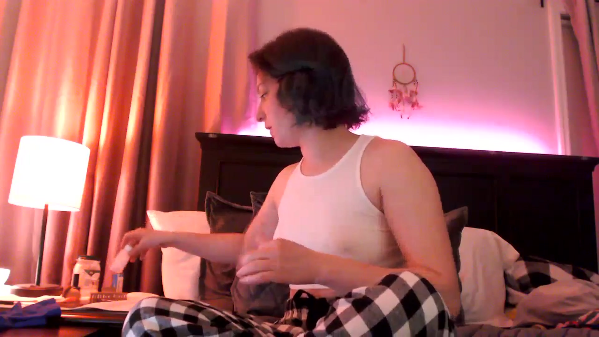 Gallery image thumbnail from EmmyLove's myfreecams stream on, 03/06/2025, 08:18 image 14 of 20