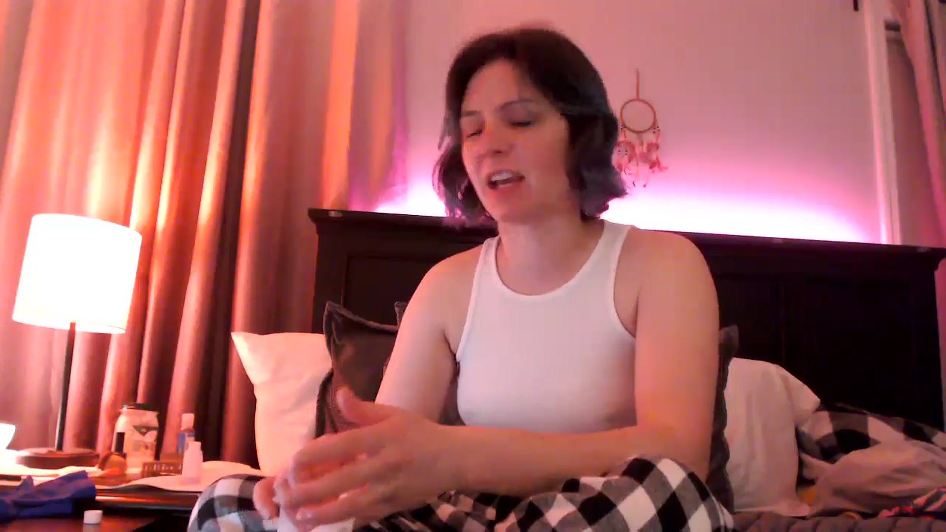 Gallery image thumbnail from EmmyLove's myfreecams stream on, 03/06/2025, 08:18 image 4 of 20