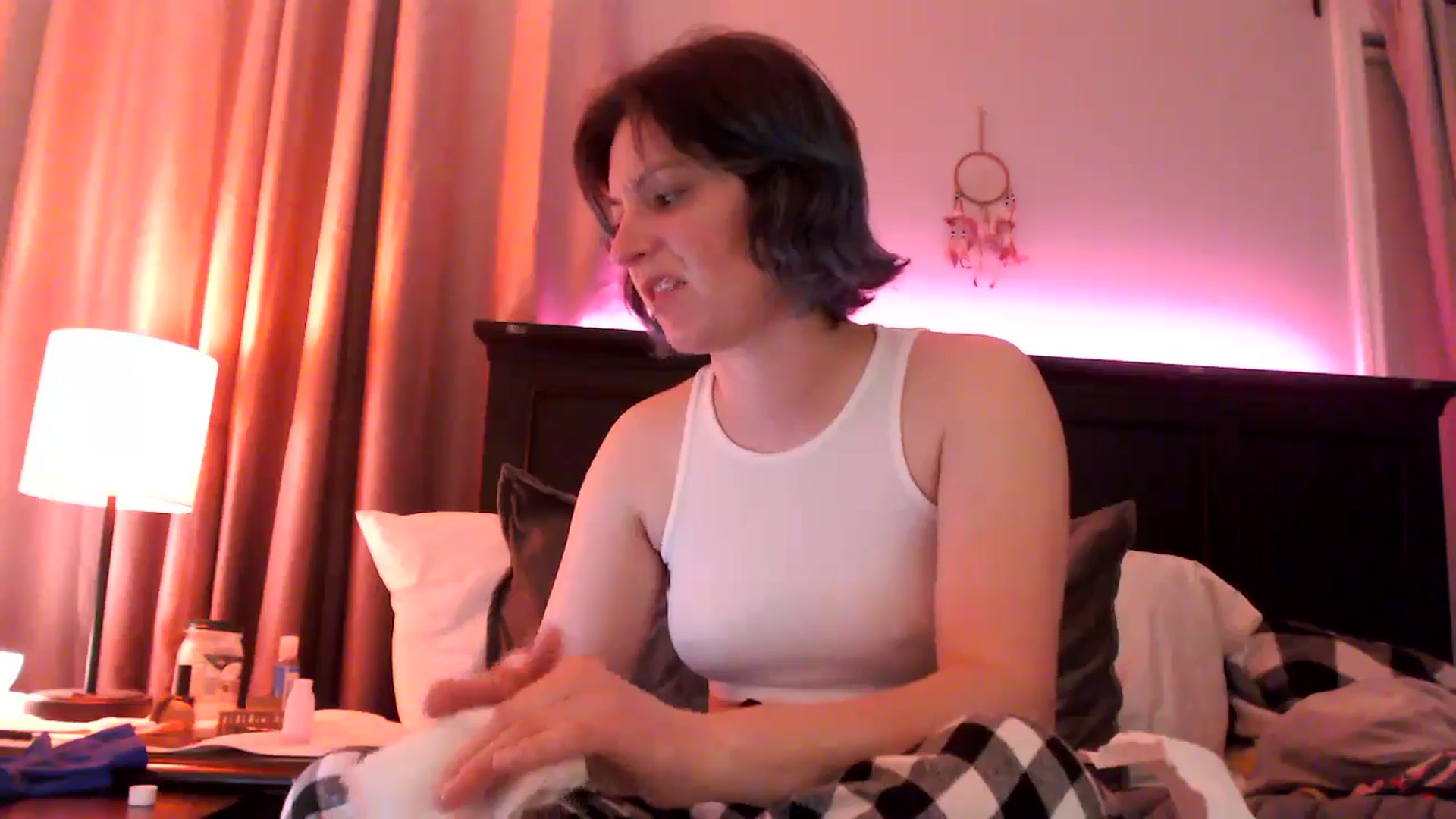 Gallery image thumbnail from EmmyLove's myfreecams stream on, 03/06/2025, 08:18 image 8 of 20