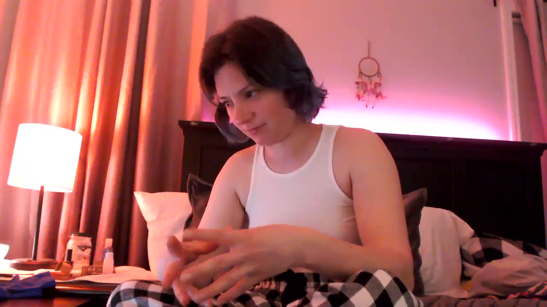 Gallery image thumbnail from EmmyLove's myfreecams stream on, 03/06/2025, 08:18 image 15 of 20