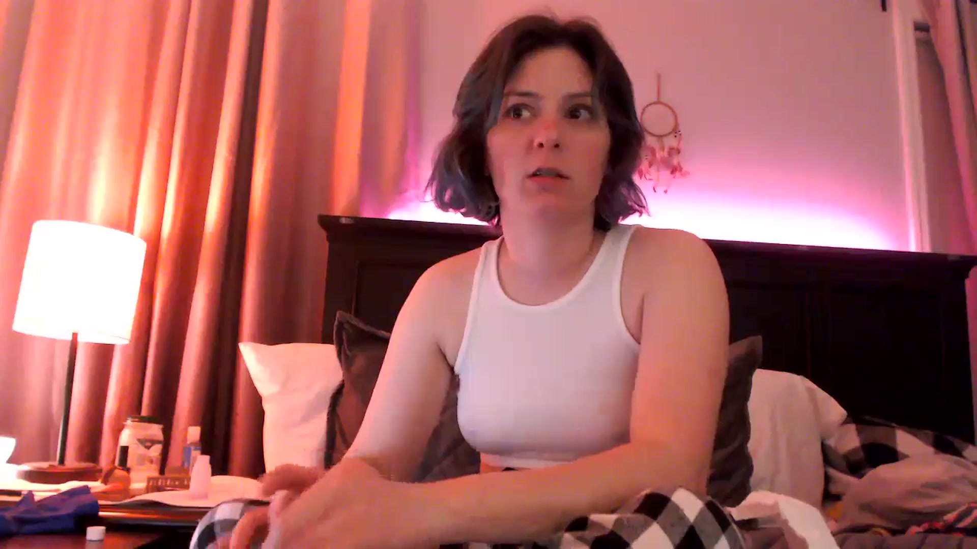 Gallery image thumbnail from EmmyLove's myfreecams stream on, 03/06/2025, 08:18 image 10 of 20