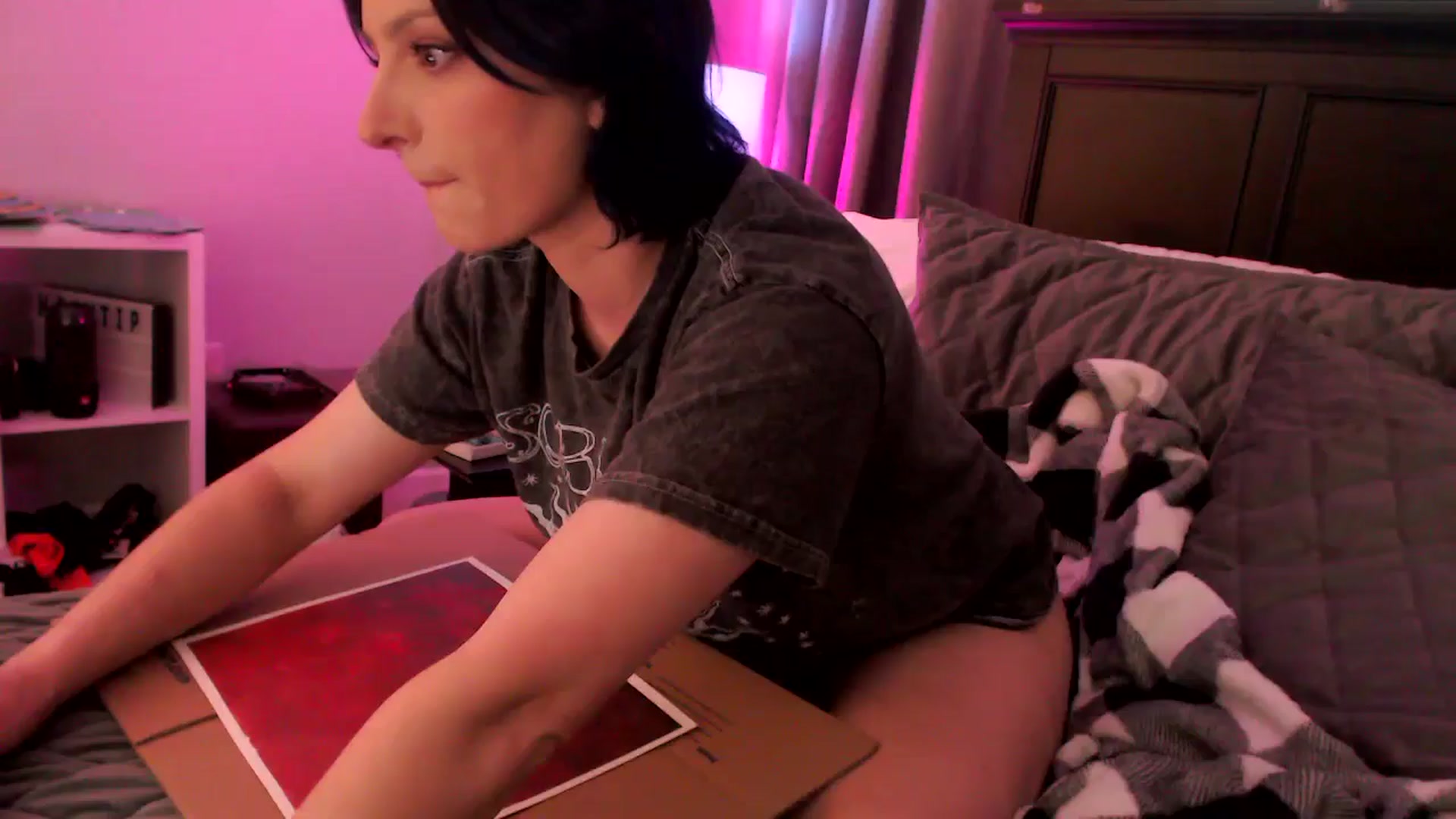 Gallery image thumbnail from EmmyLove's myfreecams stream on, 03/13/2025, 04:30 image 7 of 20