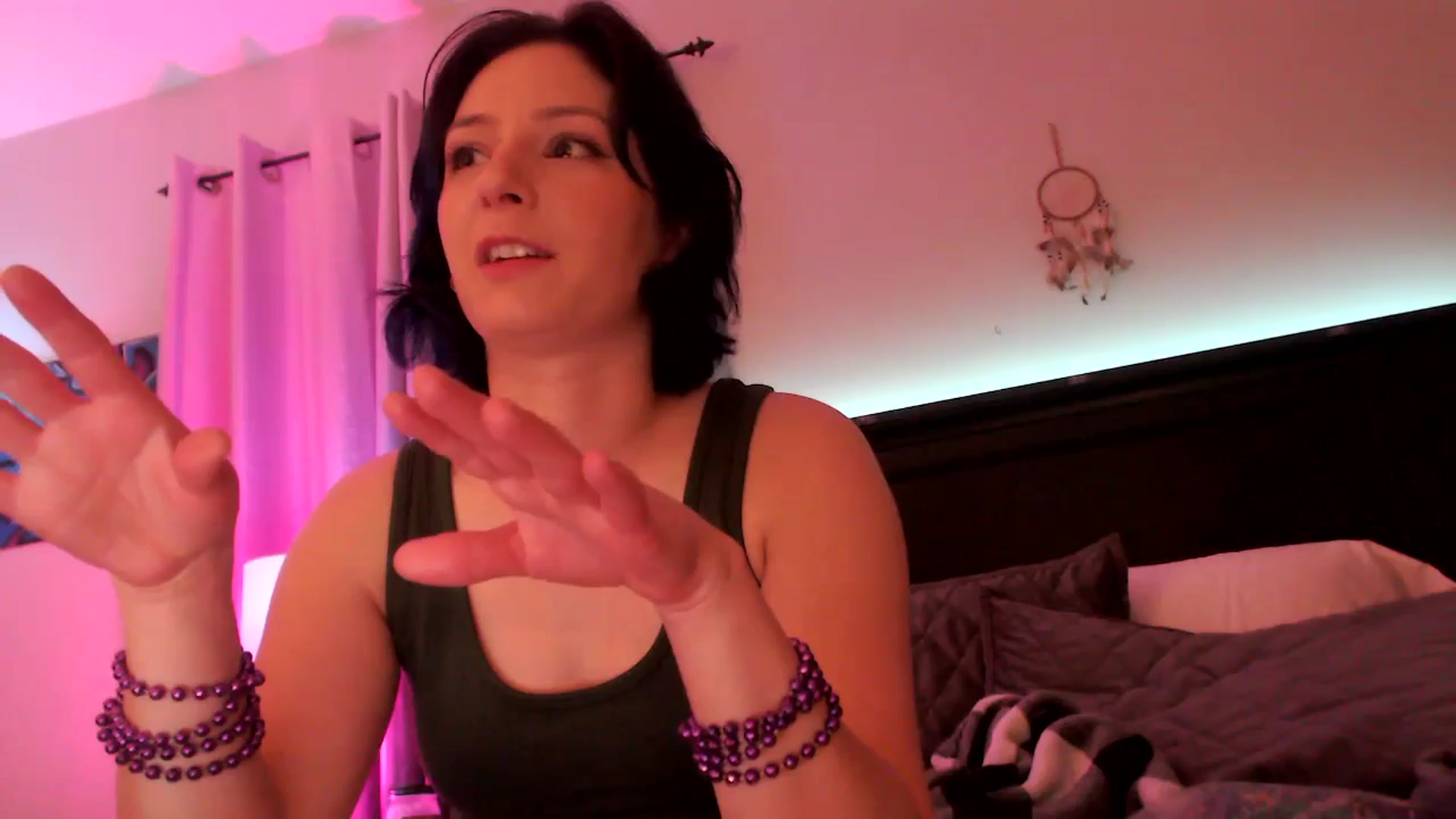Gallery image thumbnail from EmmyLove's myfreecams stream on, 03/14/2025, 04:10 image 5 of 20
