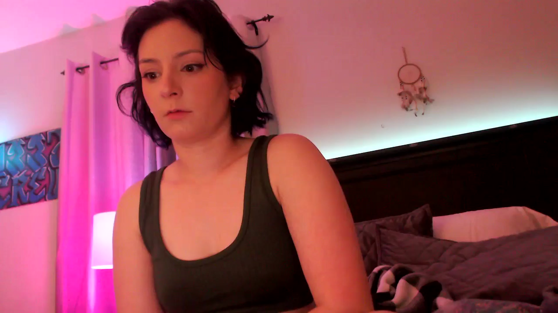 Gallery image thumbnail from EmmyLove's myfreecams stream on, 03/14/2025, 04:10 image 9 of 20