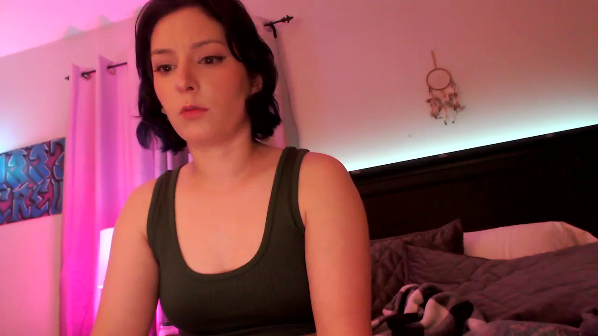 Gallery image thumbnail from EmmyLove's myfreecams stream on, 03/14/2025, 04:10 image 2 of 20