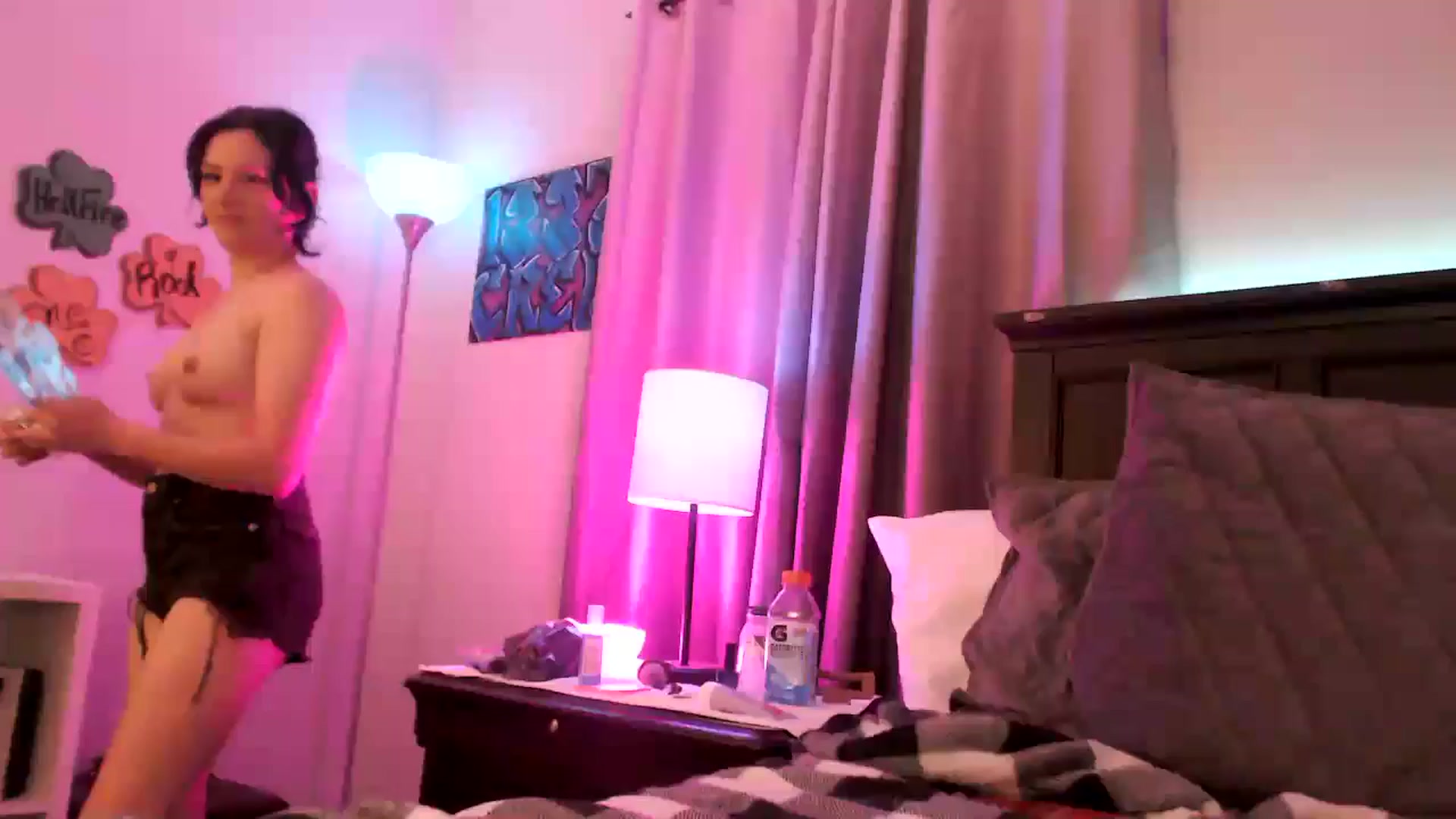 Gallery image thumbnail from EmmyLove's myfreecams stream on, 03/15/2025, 05:22 image 17 of 20
