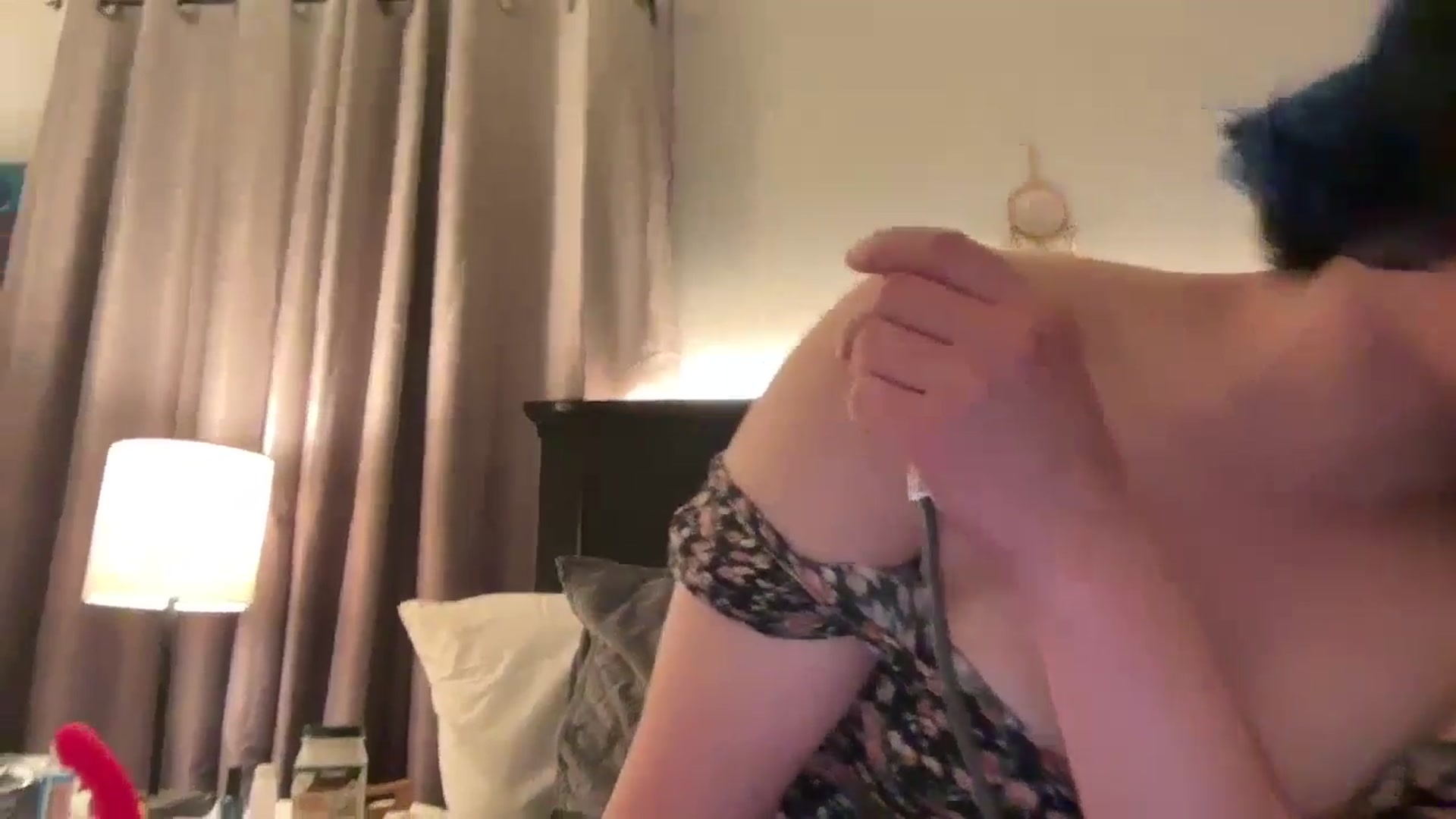 Gallery image thumbnail from EmmyLove's myfreecams stream on, 03/16/2025, 06:54 image 16 of 20
