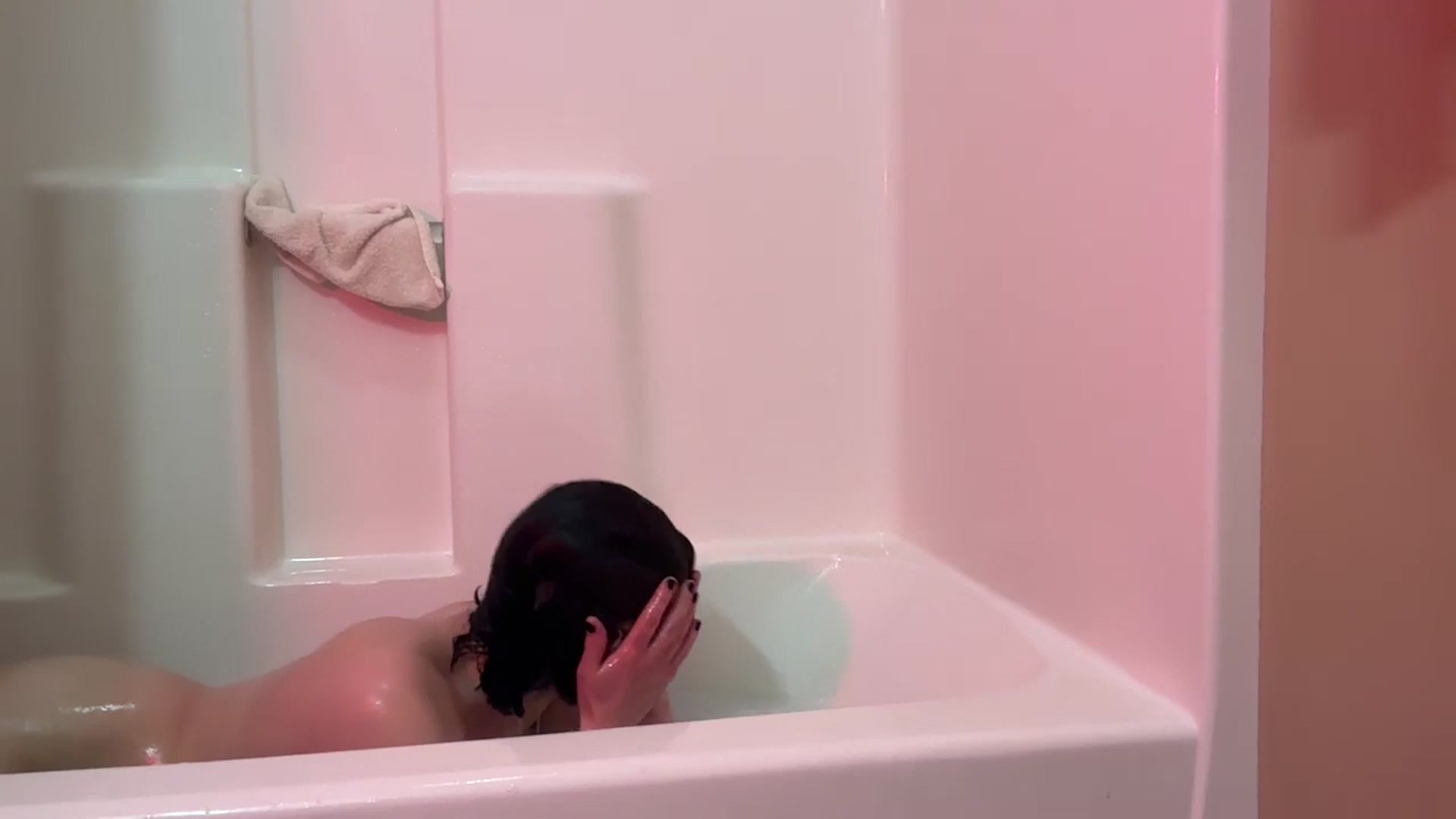 Gallery image thumbnail from EmmyLove's myfreecams stream on, 04/01/2025, 07:07 image 16 of 20