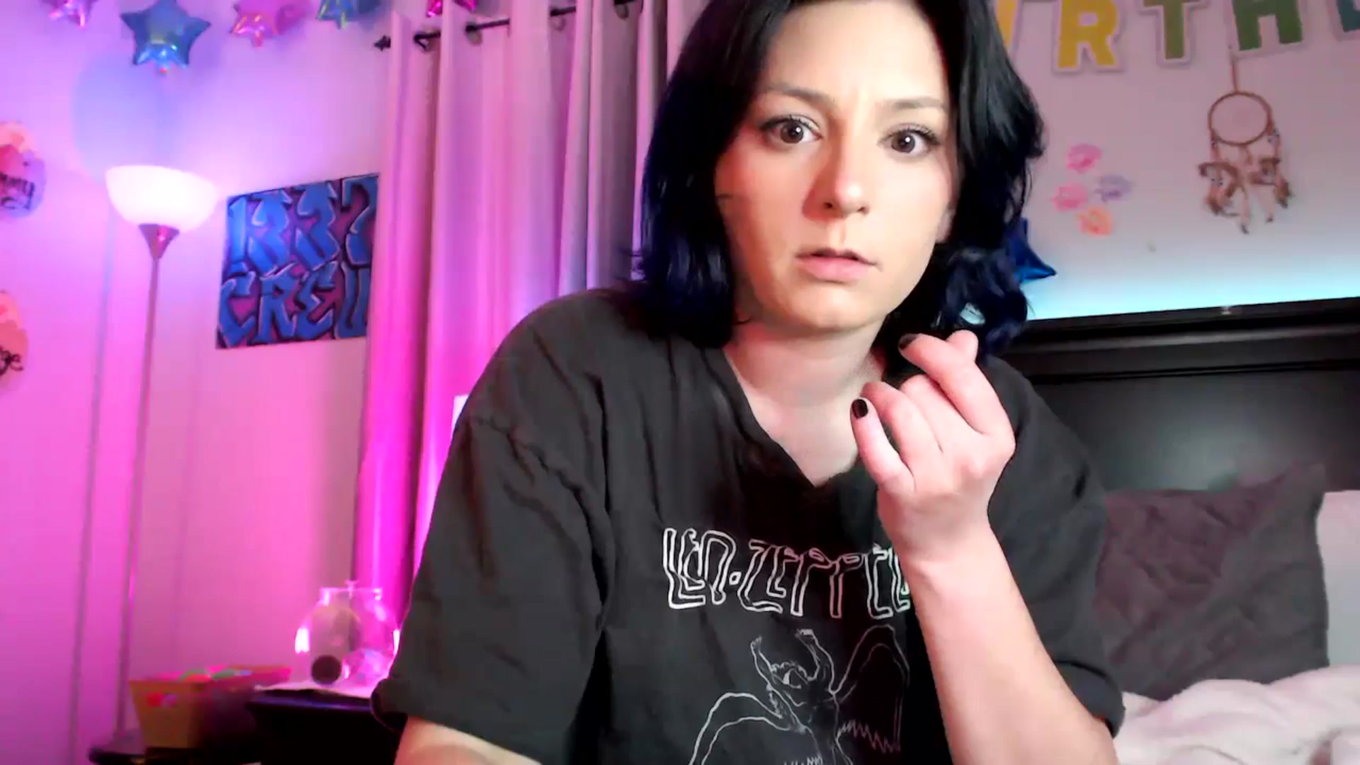 Gallery image thumbnail from EmmyLove's myfreecams stream on, 05/10/2025, 07:37 image 5 of 20
