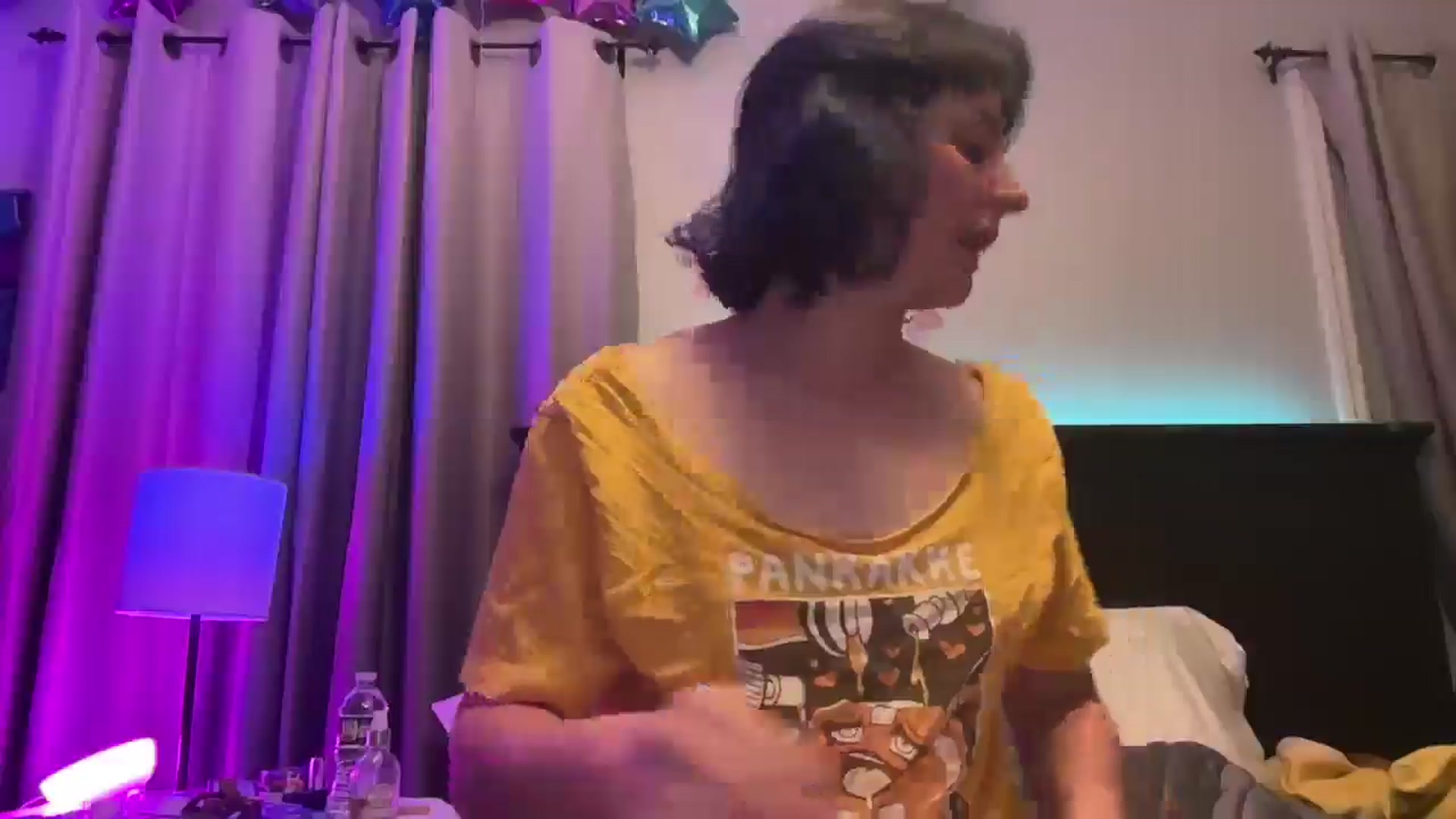 Gallery image thumbnail from EmmyLove's myfreecams stream on, 05/16/2025, 06:15 image 20 of 20