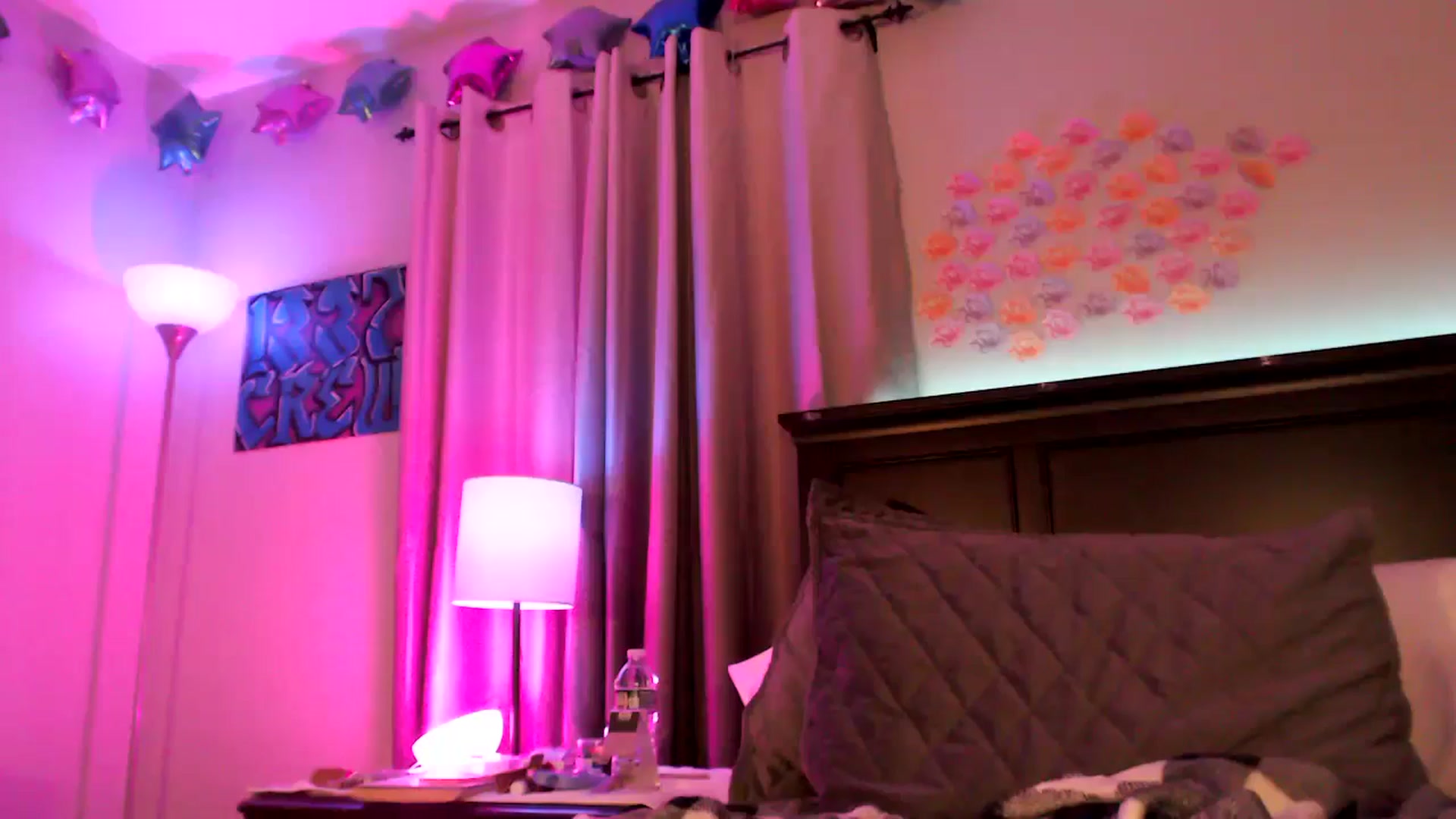 Gallery image thumbnail from EmmyLove's myfreecams stream on, 05/20/2025, 05:53 image 12 of 20