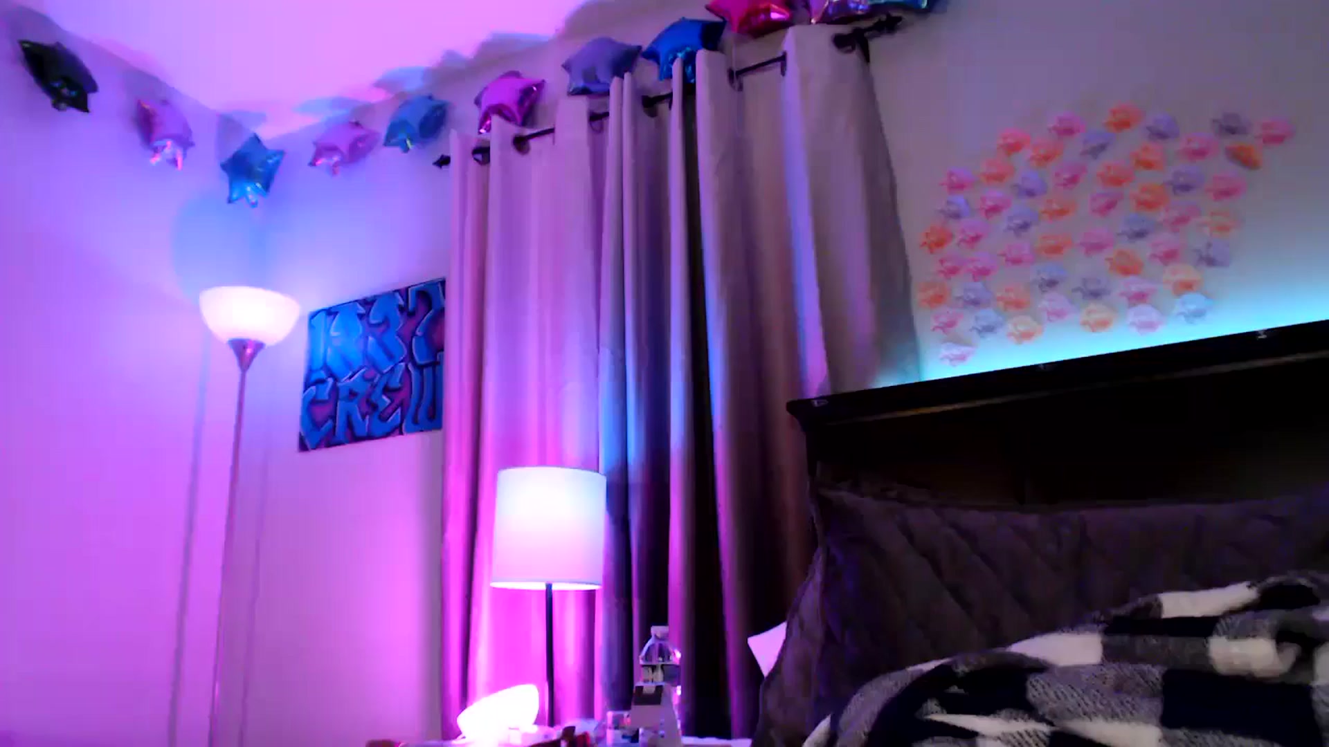 Gallery image thumbnail from EmmyLove's myfreecams stream on, 05/20/2025, 06:50 image 3 of 20