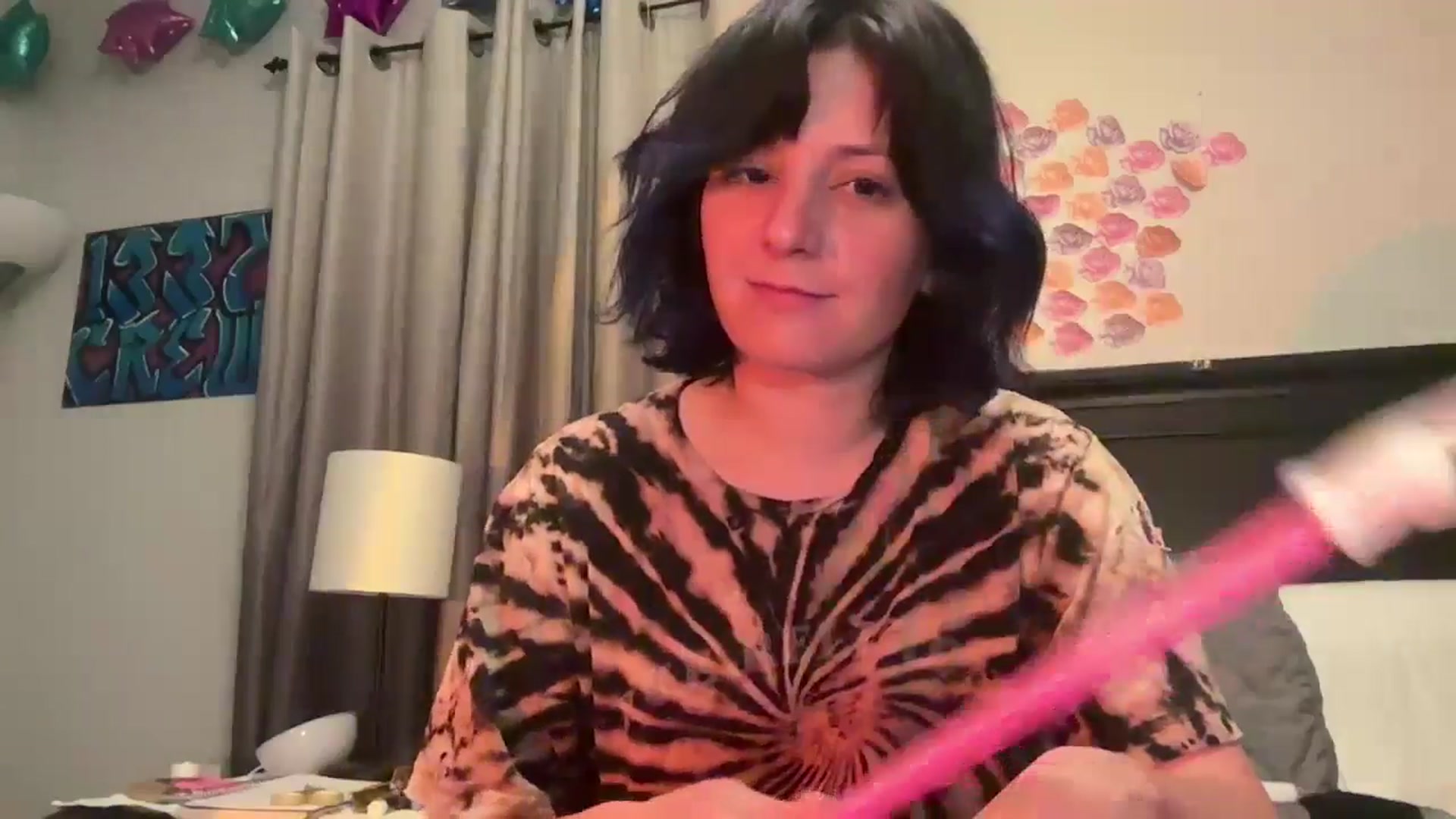 Gallery image thumbnail from EmmyLove's myfreecams stream on, 05/21/2025, 07:07 image 19 of 20