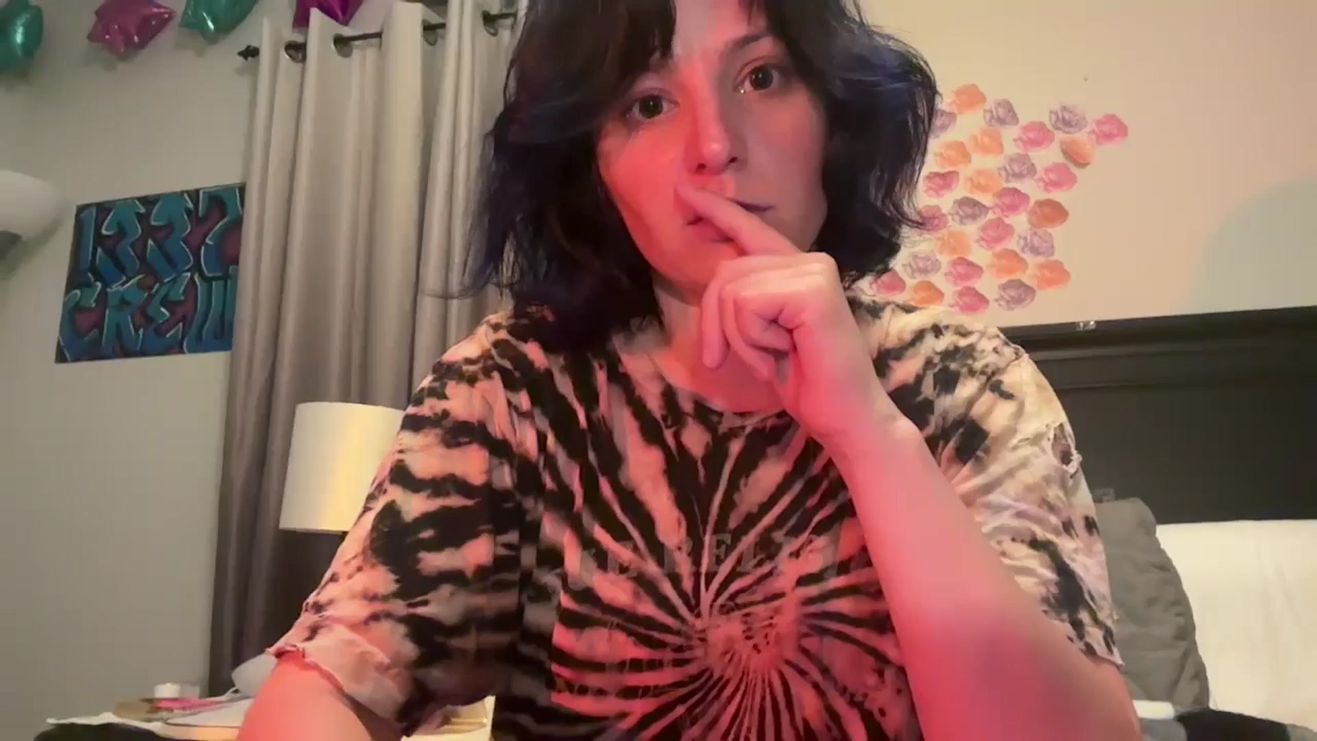Gallery image thumbnail from EmmyLove's myfreecams stream on, 05/21/2025, 07:07 image 15 of 20