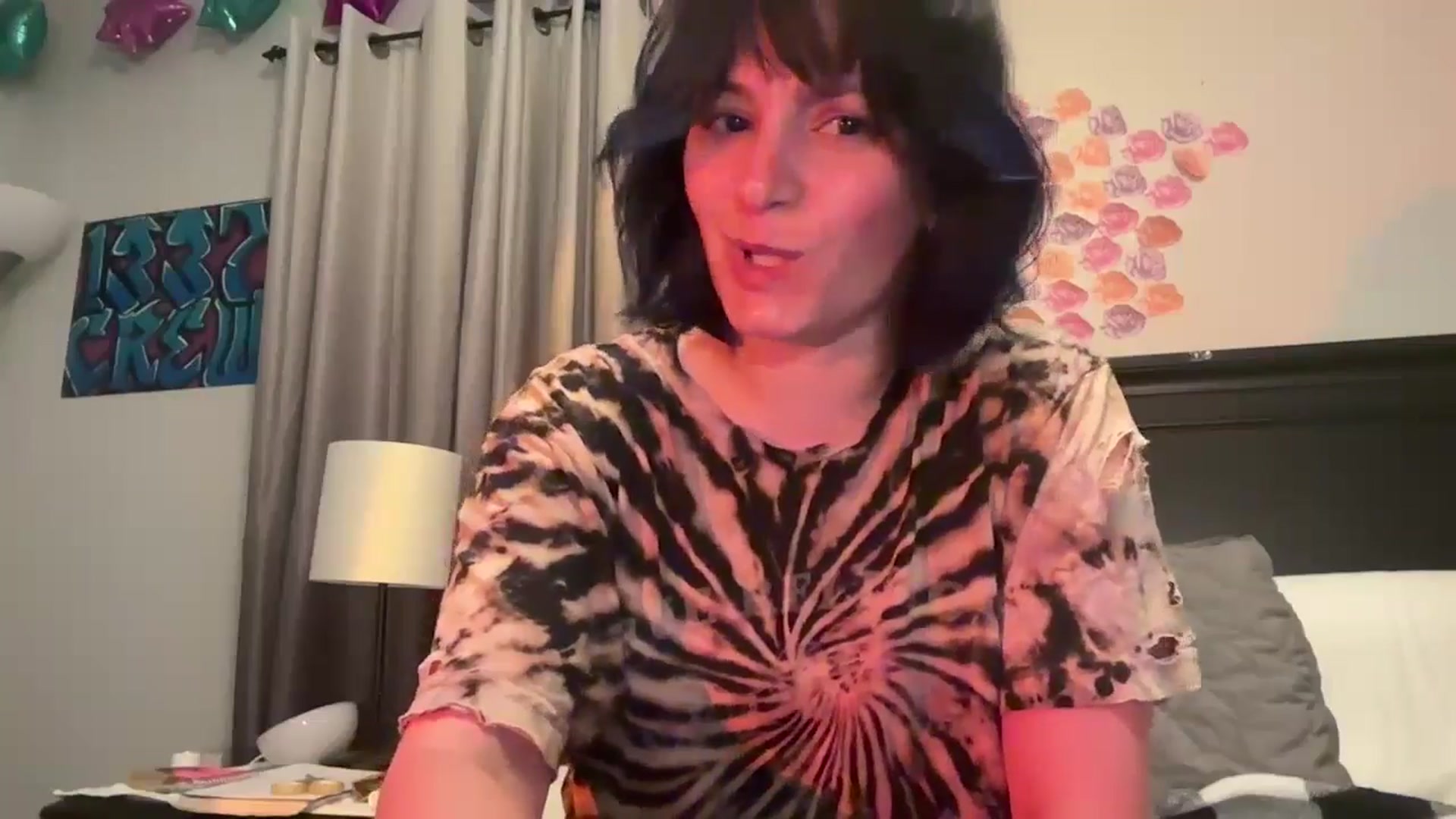 Gallery image thumbnail from EmmyLove's myfreecams stream on, 05/21/2025, 07:07 image 4 of 20