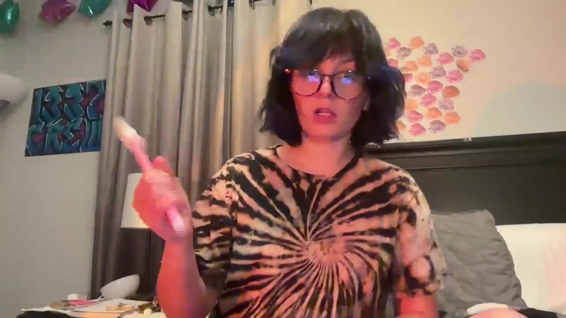 Gallery image thumbnail from EmmyLove's myfreecams stream on, 05/21/2025, 07:07 image 6 of 20