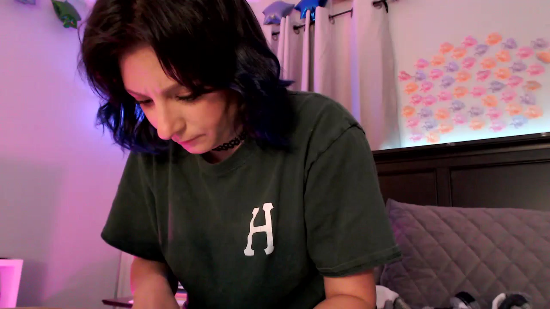 Gallery image thumbnail from EmmyLove's myfreecams stream on, 05/24/2025, 07:25 image 7 of 20