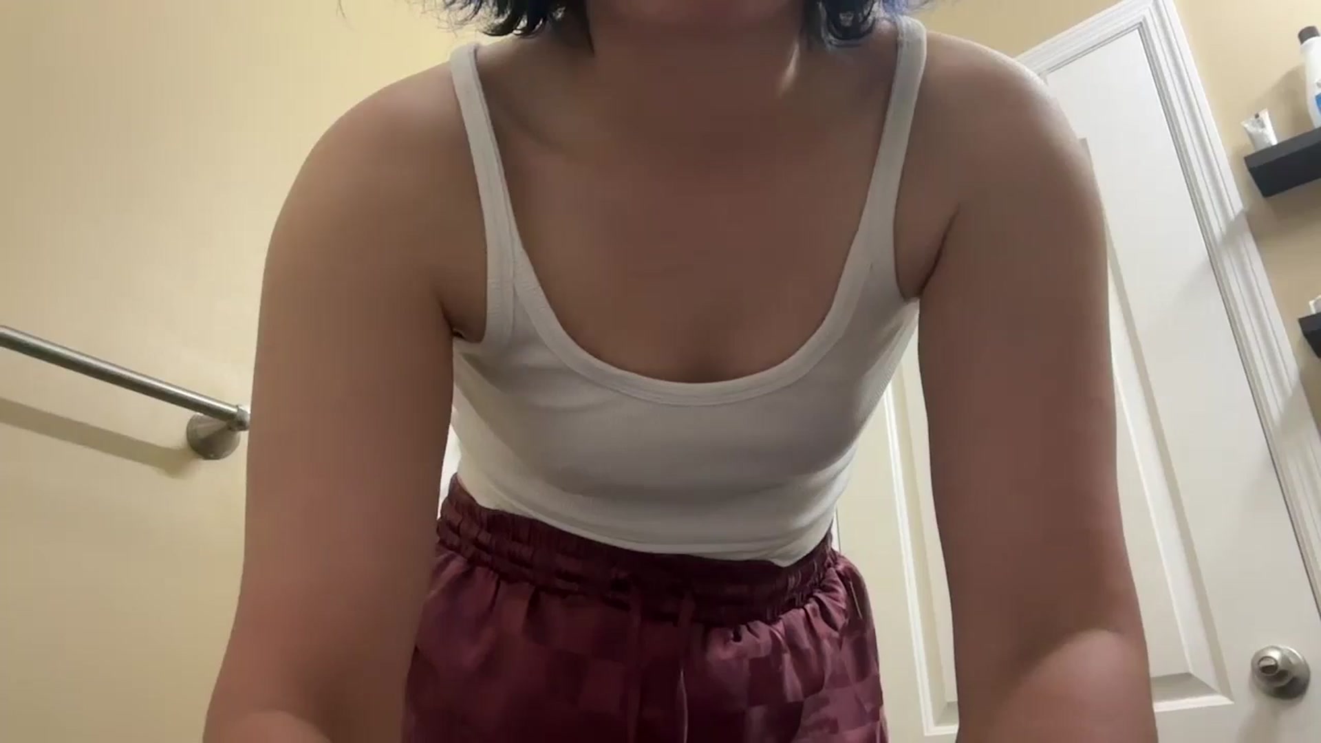 Gallery image thumbnail from EmmyLove's myfreecams stream on, 06/01/2025, 05:21 image 1 of 20