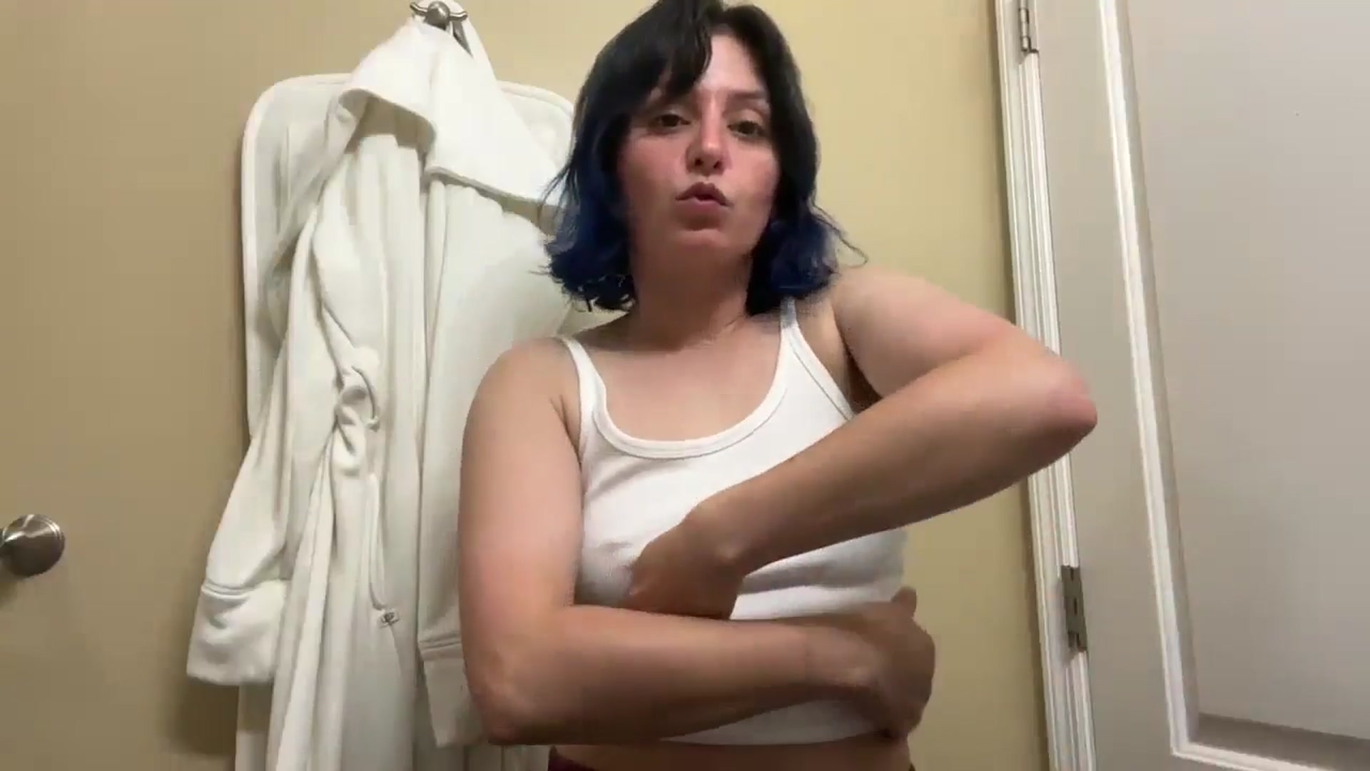 Gallery image thumbnail from EmmyLove's myfreecams stream on, 06/01/2025, 05:21 image 19 of 20