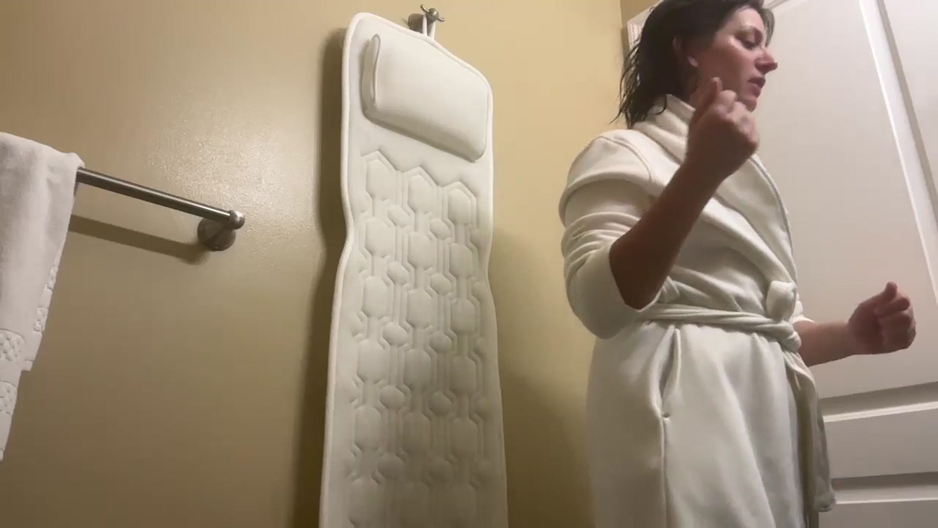 Gallery image thumbnail from EmmyLove's myfreecams stream on, 06/12/2025, 05:59 image 3 of 20