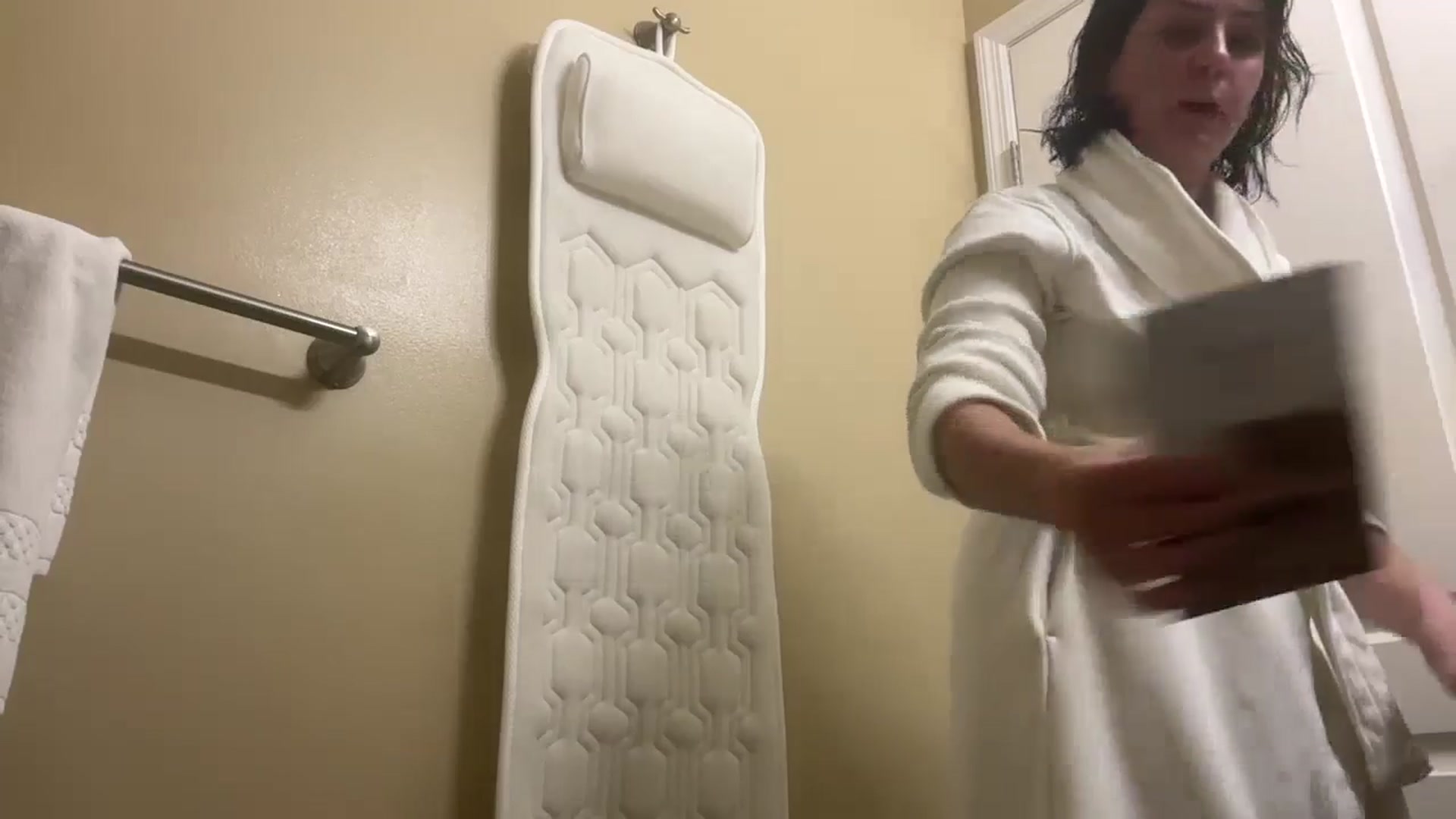 Gallery image thumbnail from EmmyLove's myfreecams stream on, 06/12/2025, 05:59 image 5 of 20